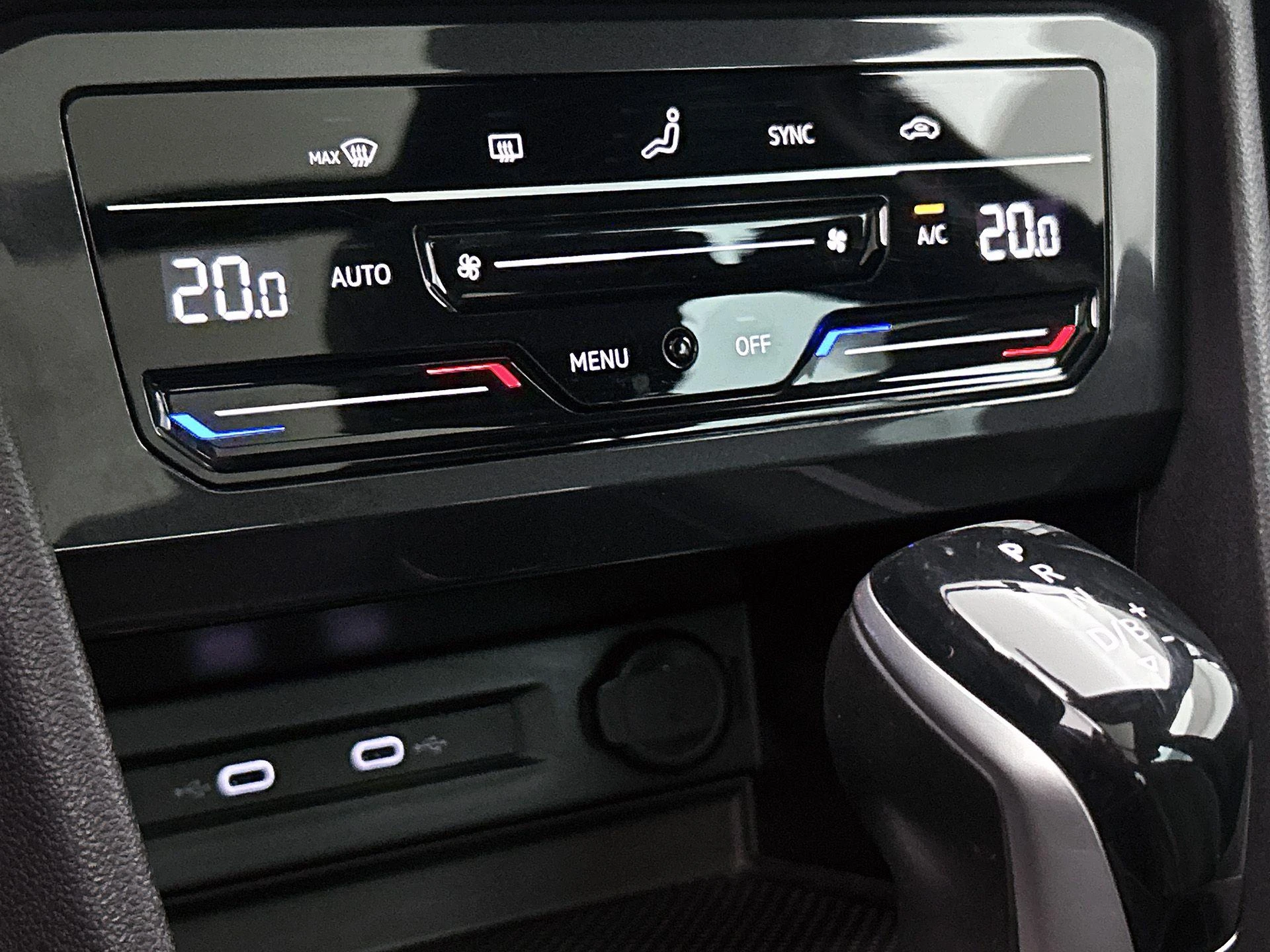Volkswagen-Tiguan-image-27