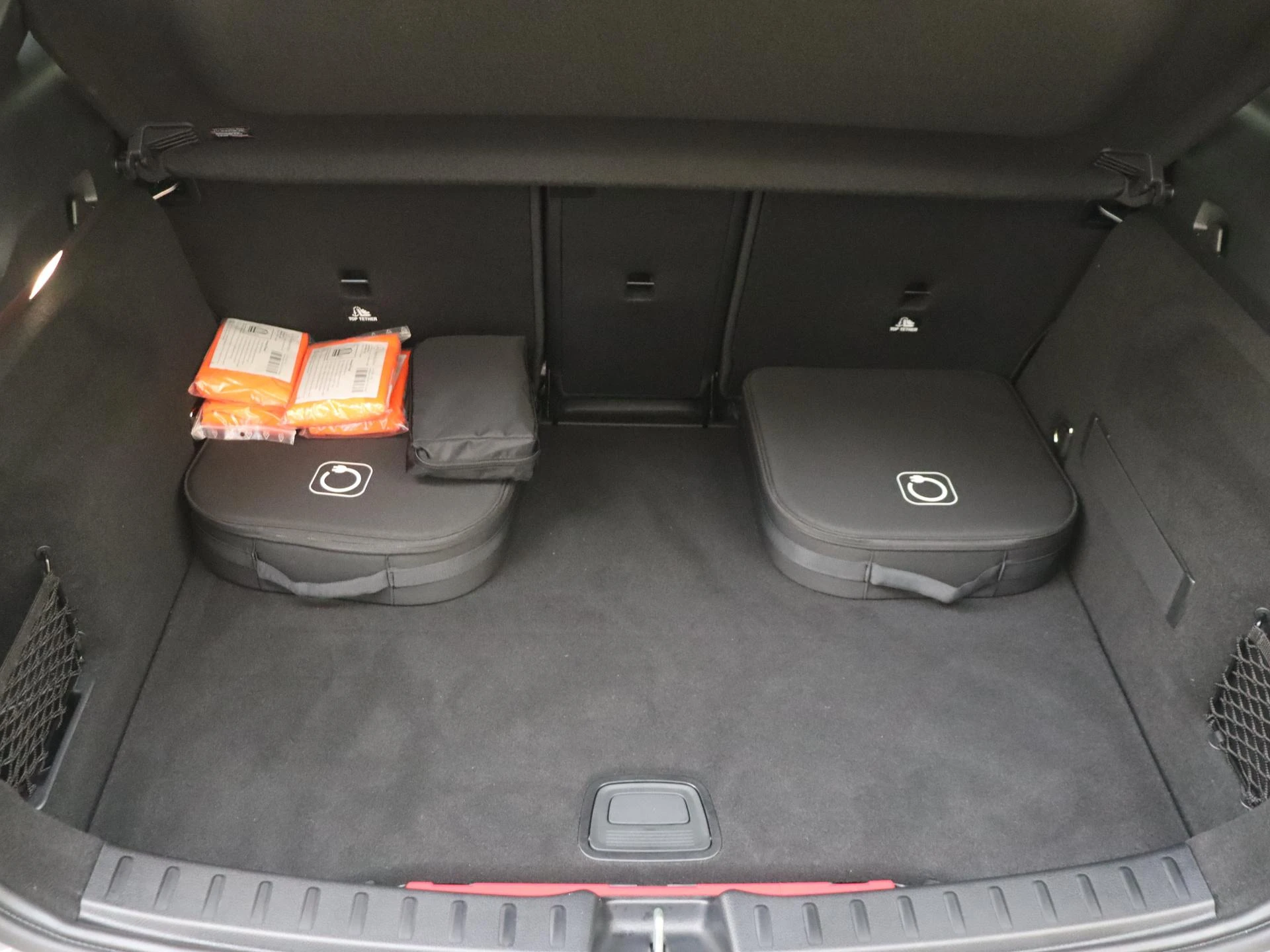 Mercedes-Benz-GLA-image-31