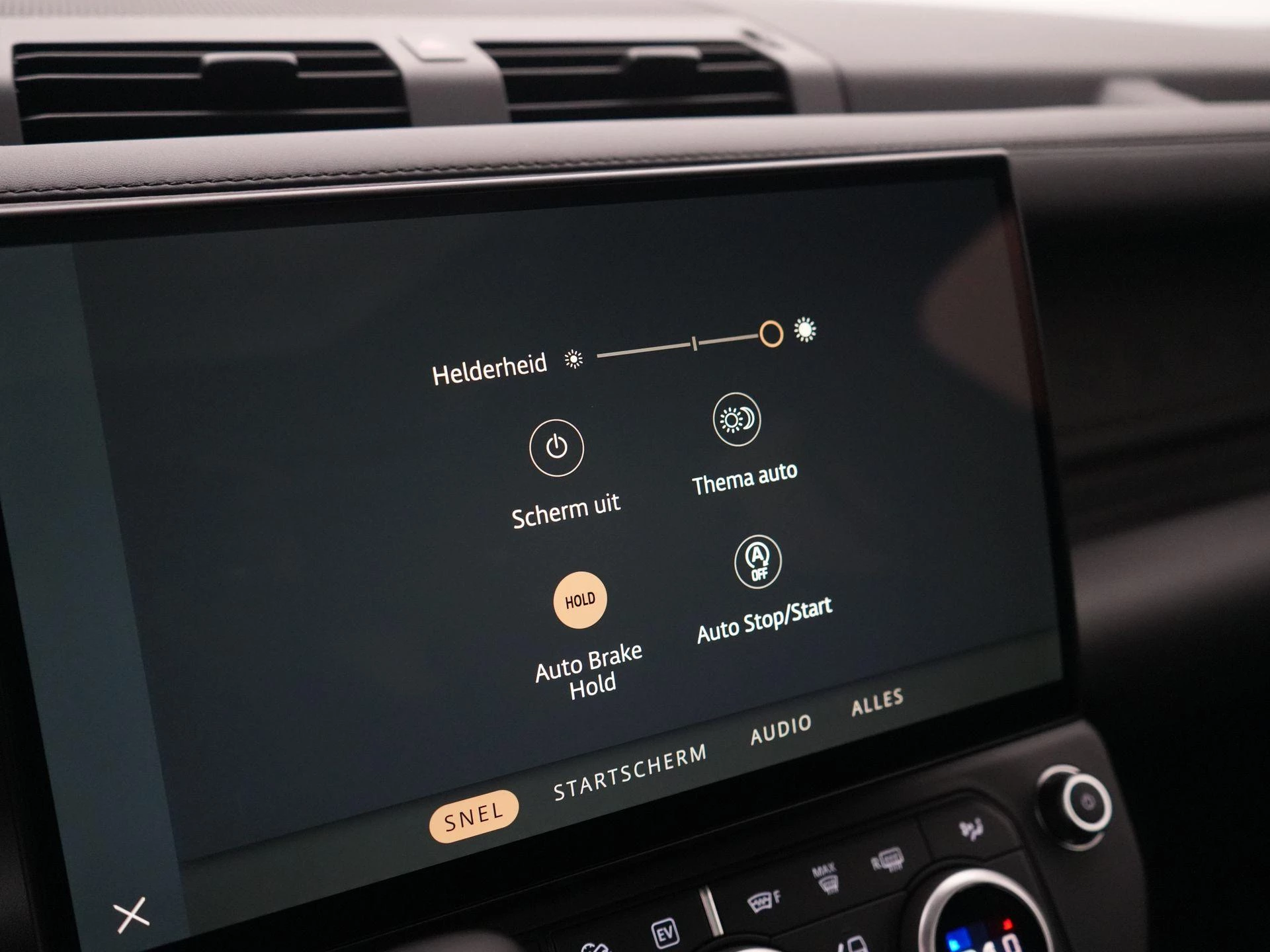 Land Rover-Defender-image-21