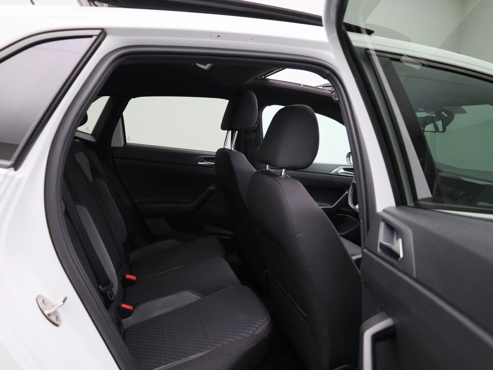 Volkswagen-Polo-image-39