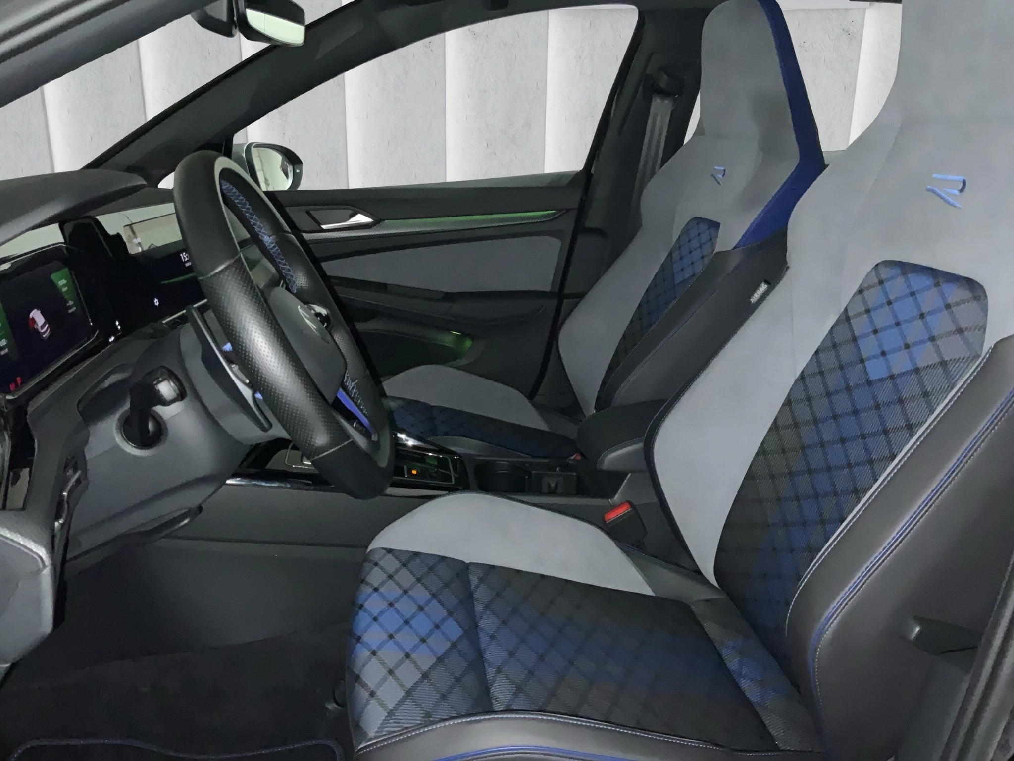 Volkswagen-Golf-image-9