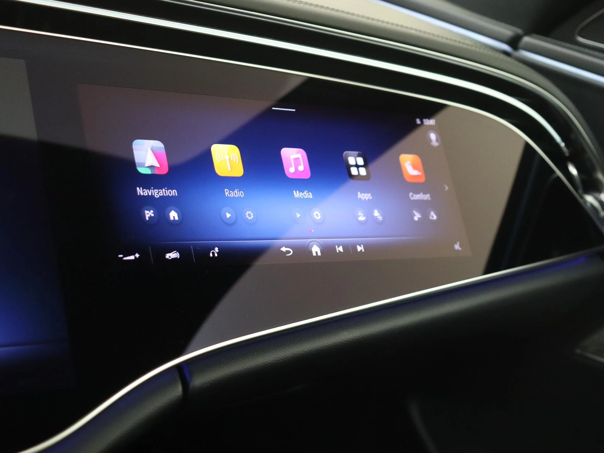 Mercedes-Benz-E-Klasse-image-22