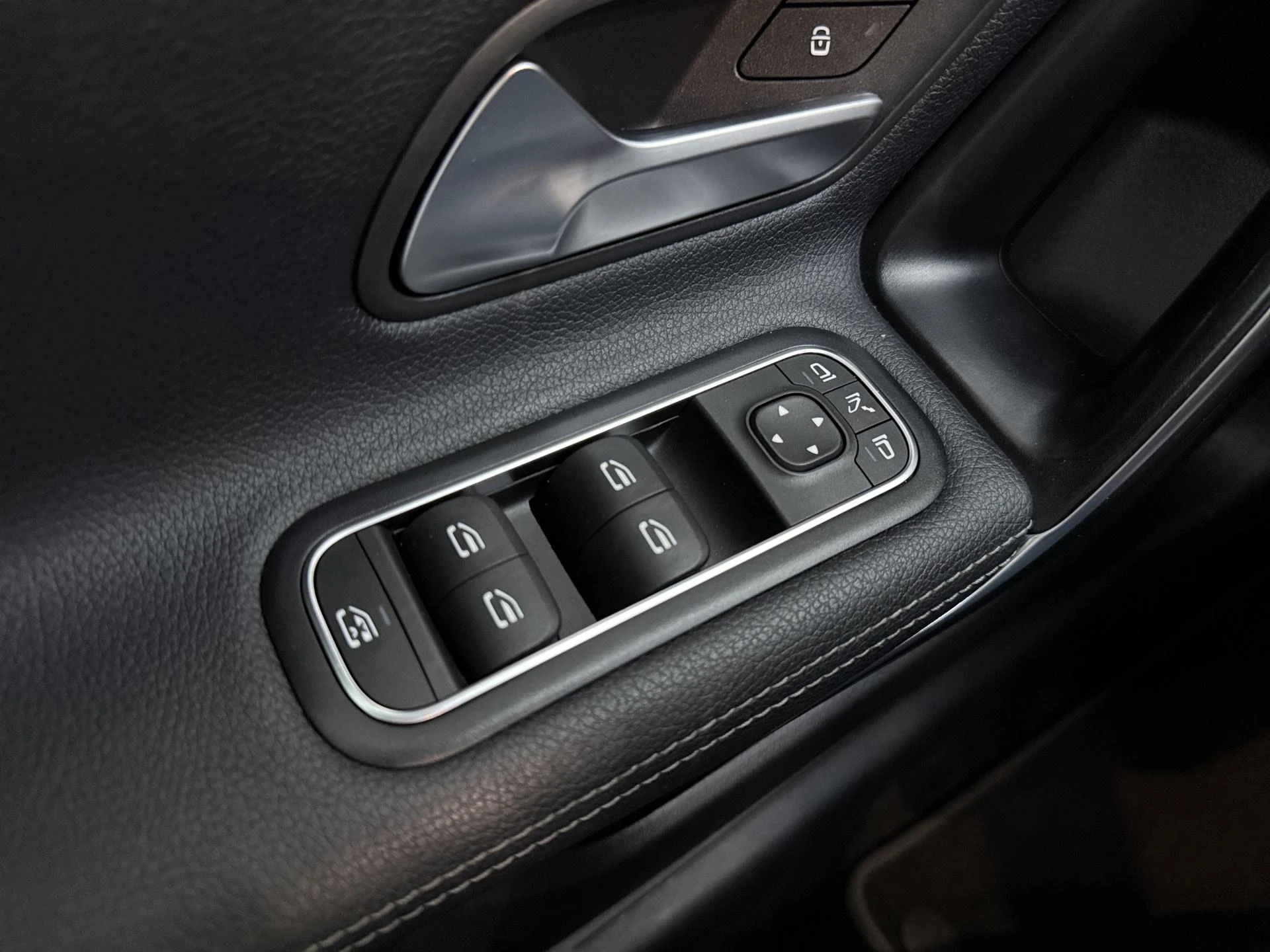 Mercedes-Benz-A-Klasse-image-12
