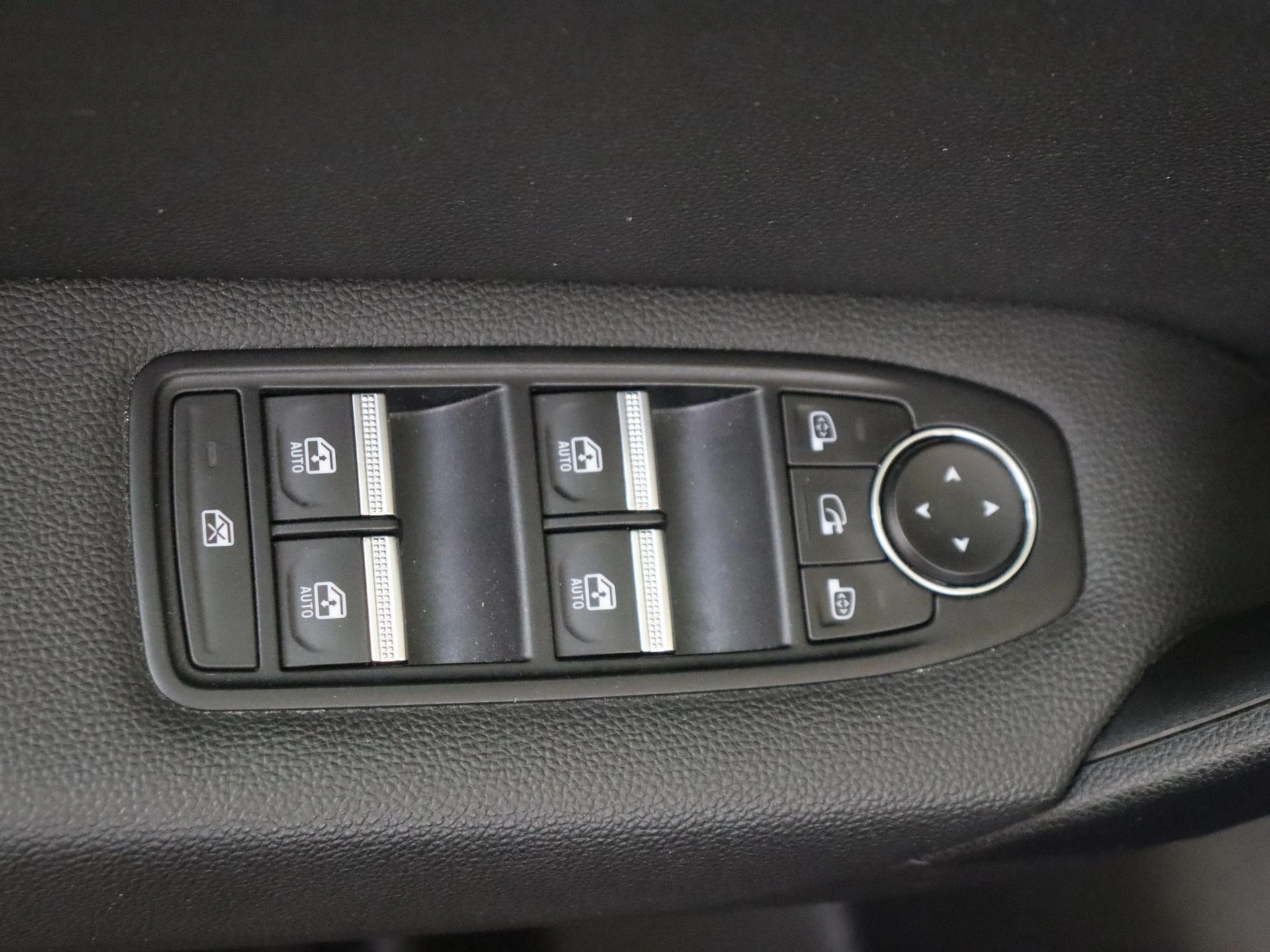 Renault-Captur-image-23