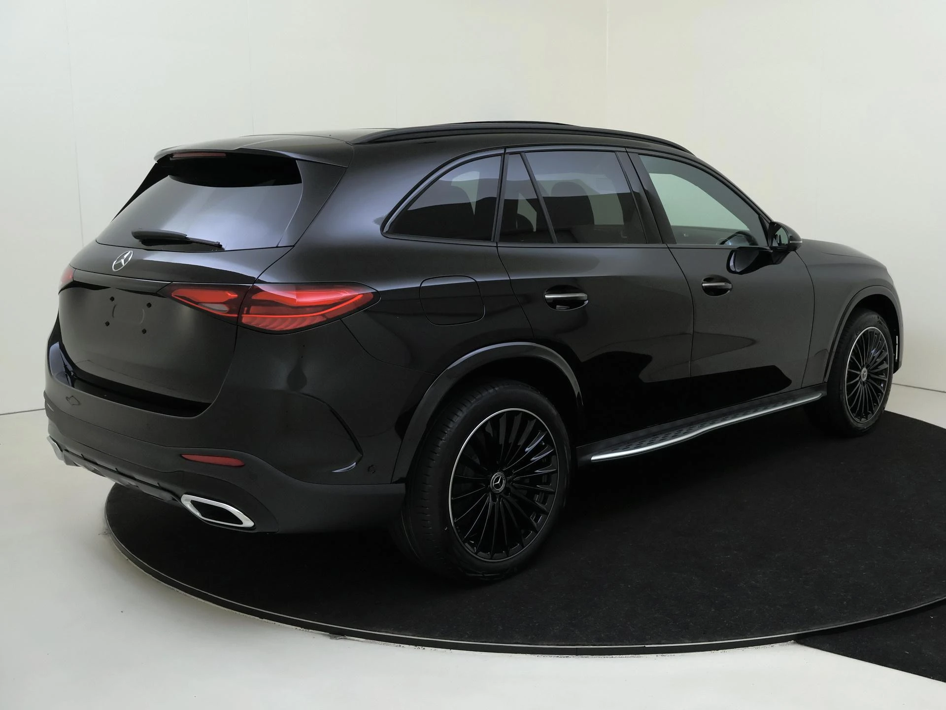 Mercedes-Benz-GLC-image-3