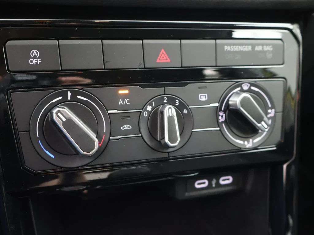 Volkswagen-T-Cross-image-18