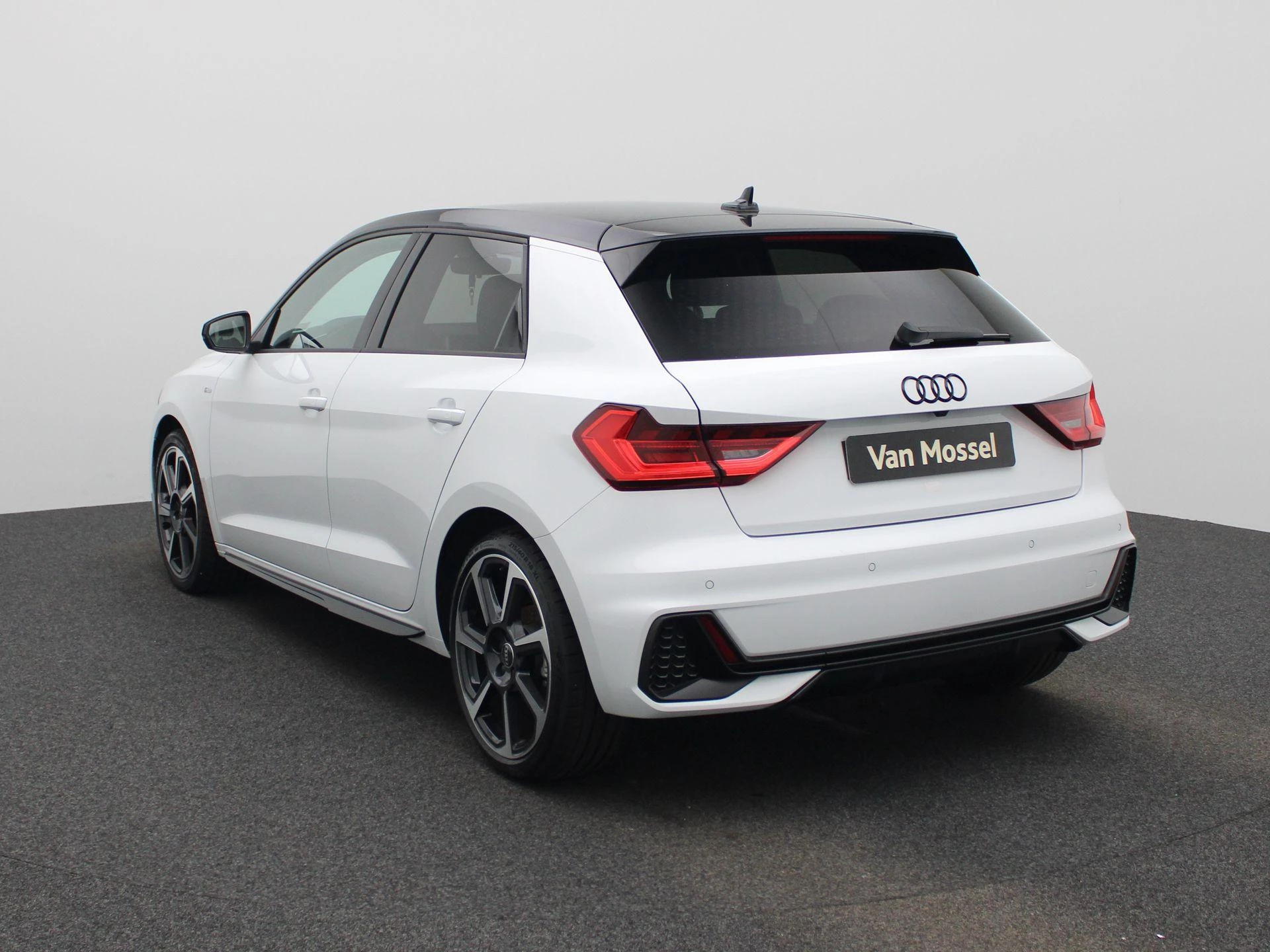 Audi-A1 Sportback-image-2