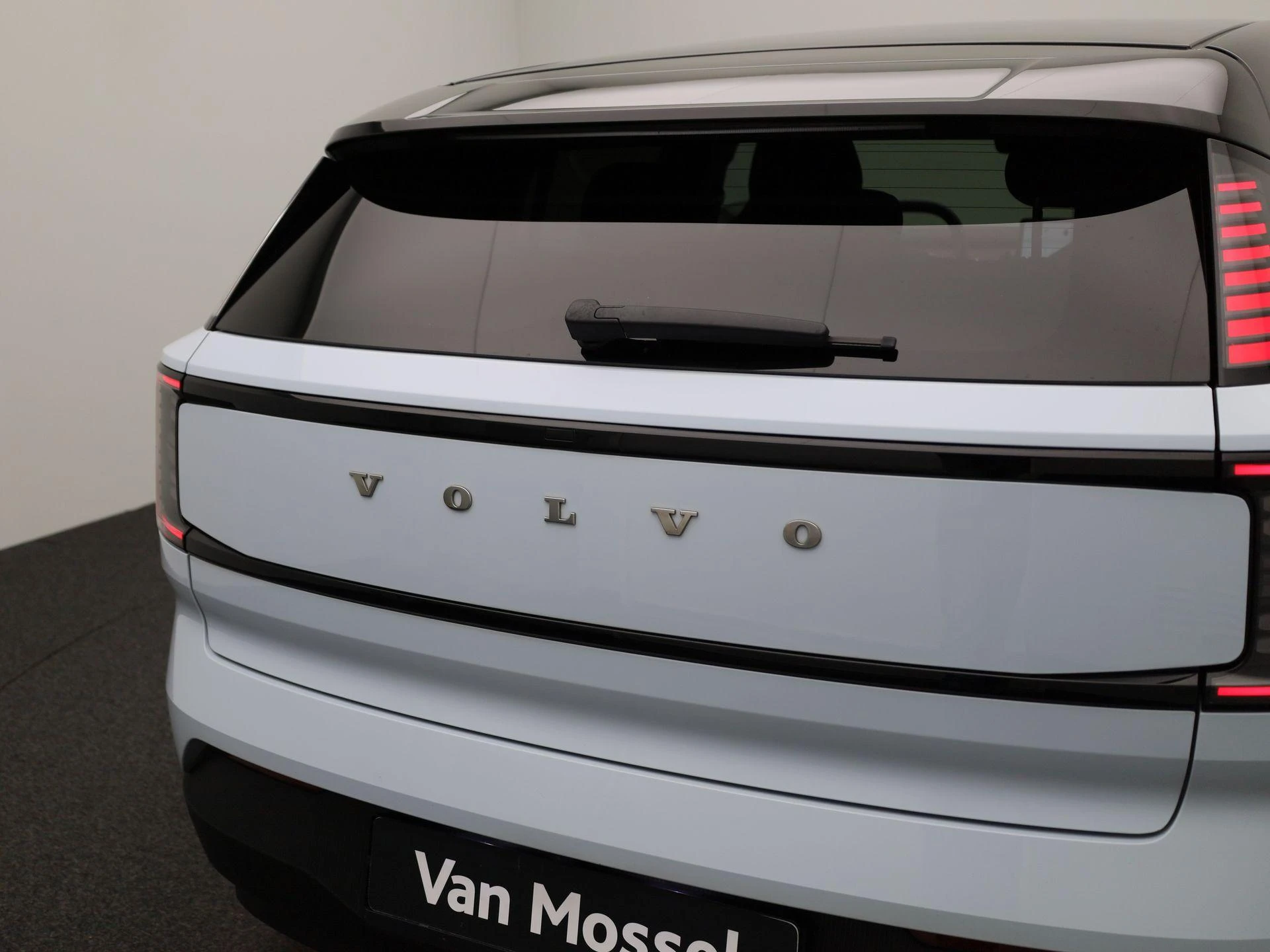 Volvo-EX30-image-45