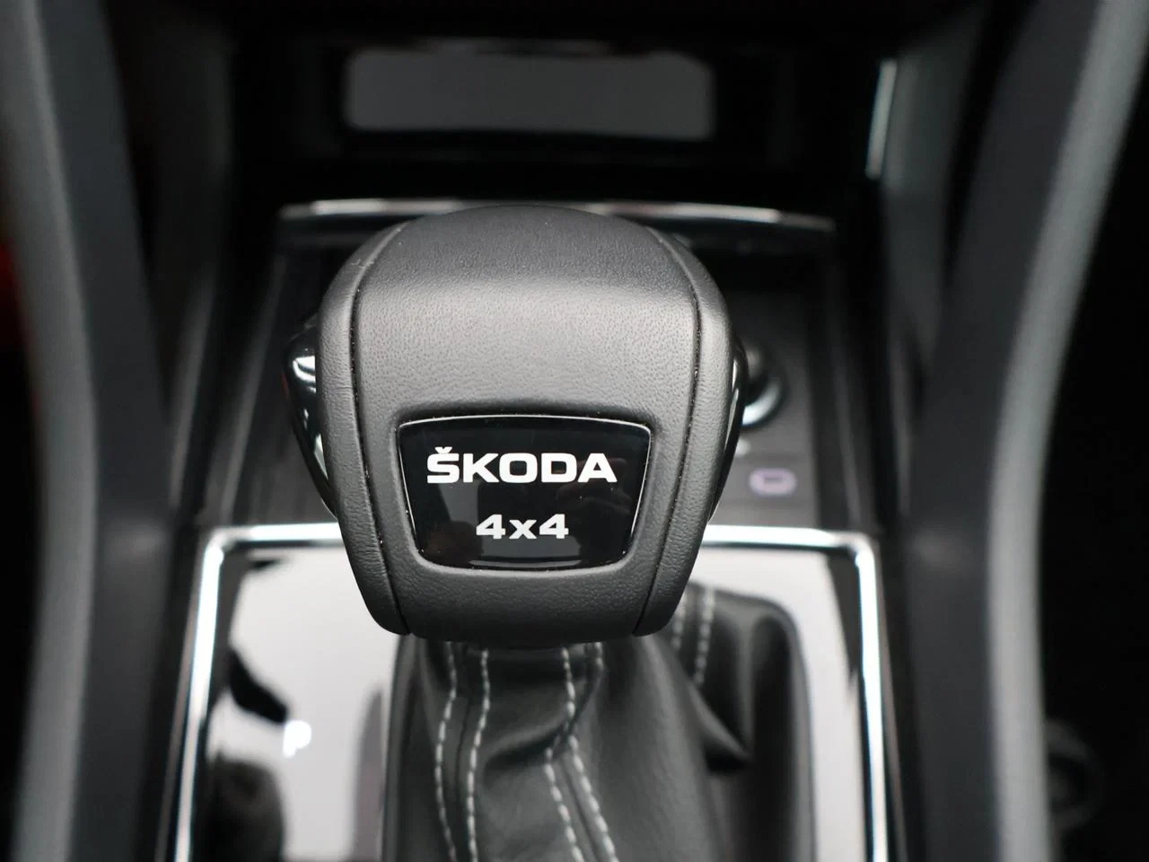 Škoda Kodiaq Kodiaq 2.0TSI 4x4 Sportline 190PK *AUTOMAAT*PANODAK*7 ZITPLAATSEN*TREKHAAK*LEDER*ALCANTARA*SPORTZETELS*CAMERA*CRUISE*PDC*...*
