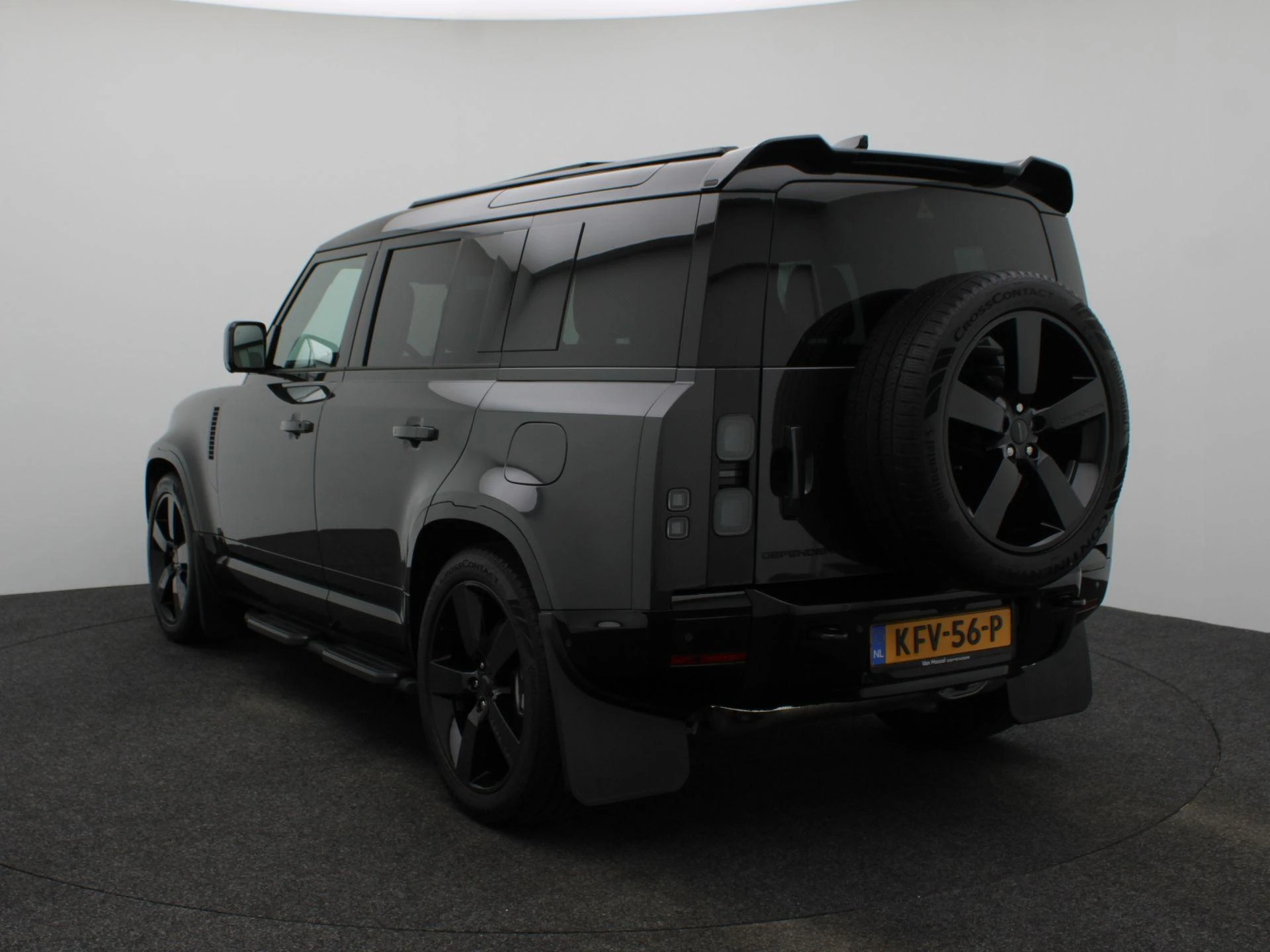 Land Rover Defender 110 2.0 P300e 110 Dynamic Edition