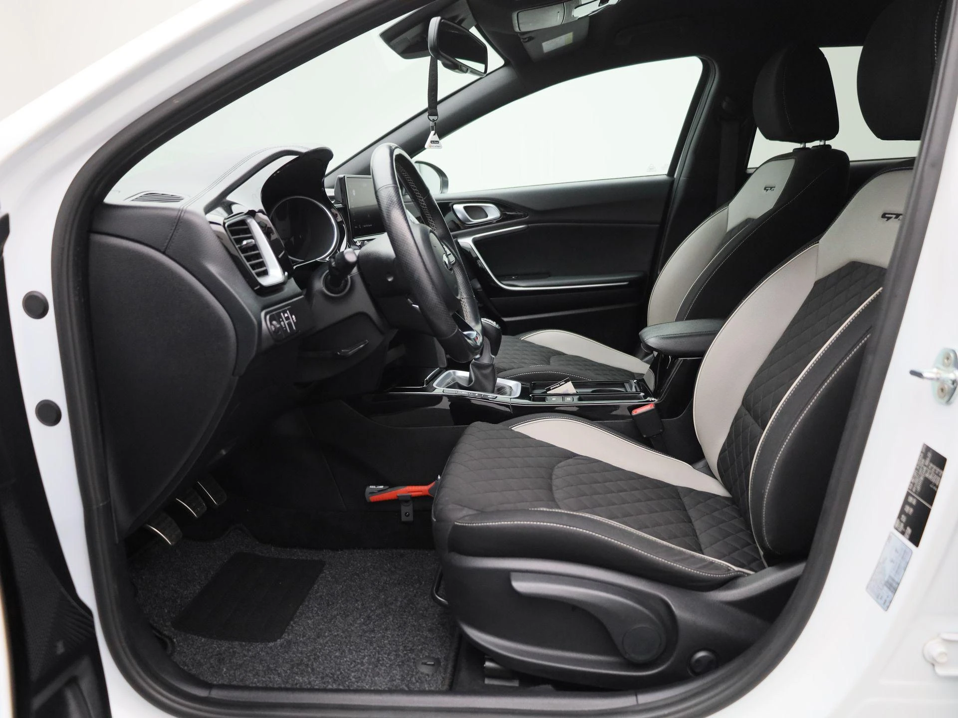 Kia-Ceed Sportswagon-image-10