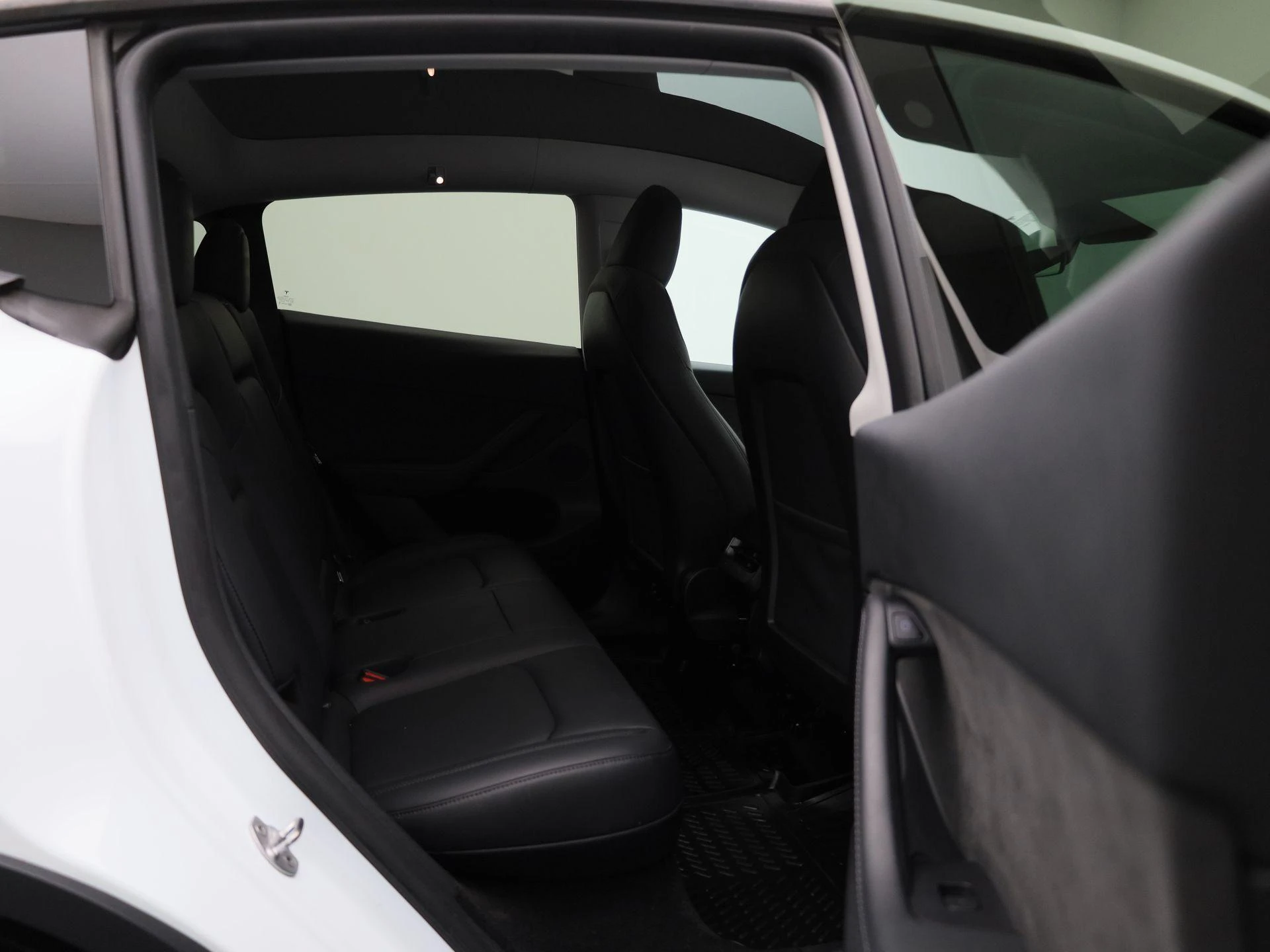 Tesla-Model Y-image-41