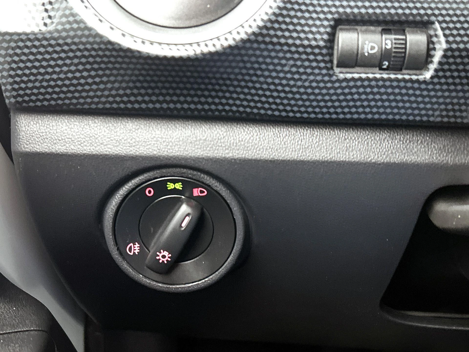 Volkswagen-up!-image-16