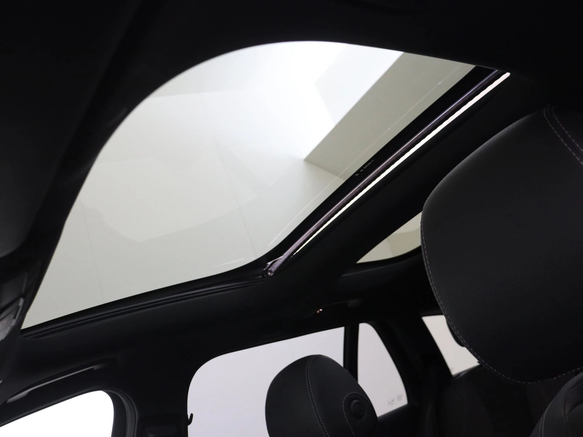 Mercedes-Benz-E-Klasse-image-27