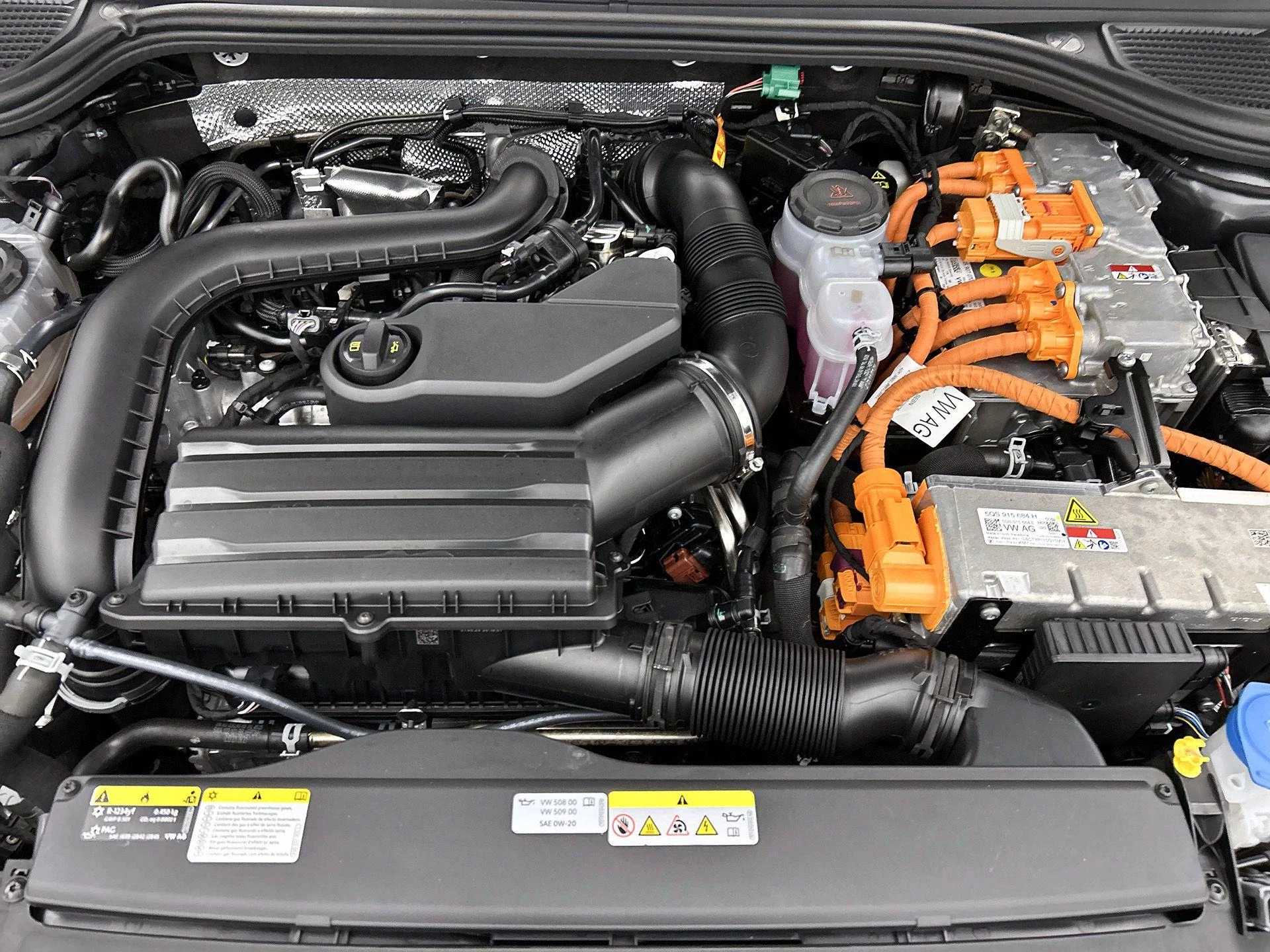 Volkswagen-Golf-image-30