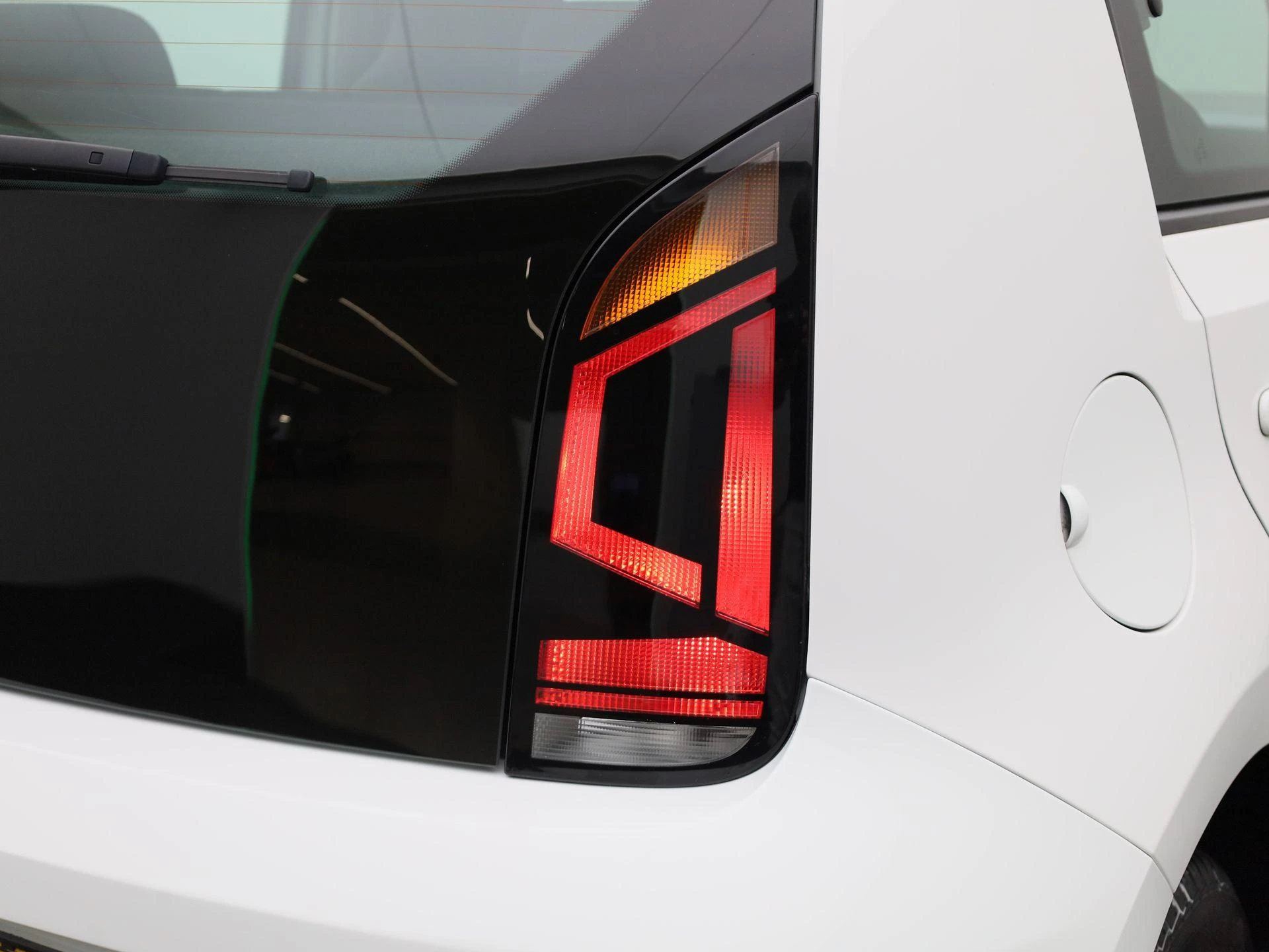 Volkswagen-up!-image-25
