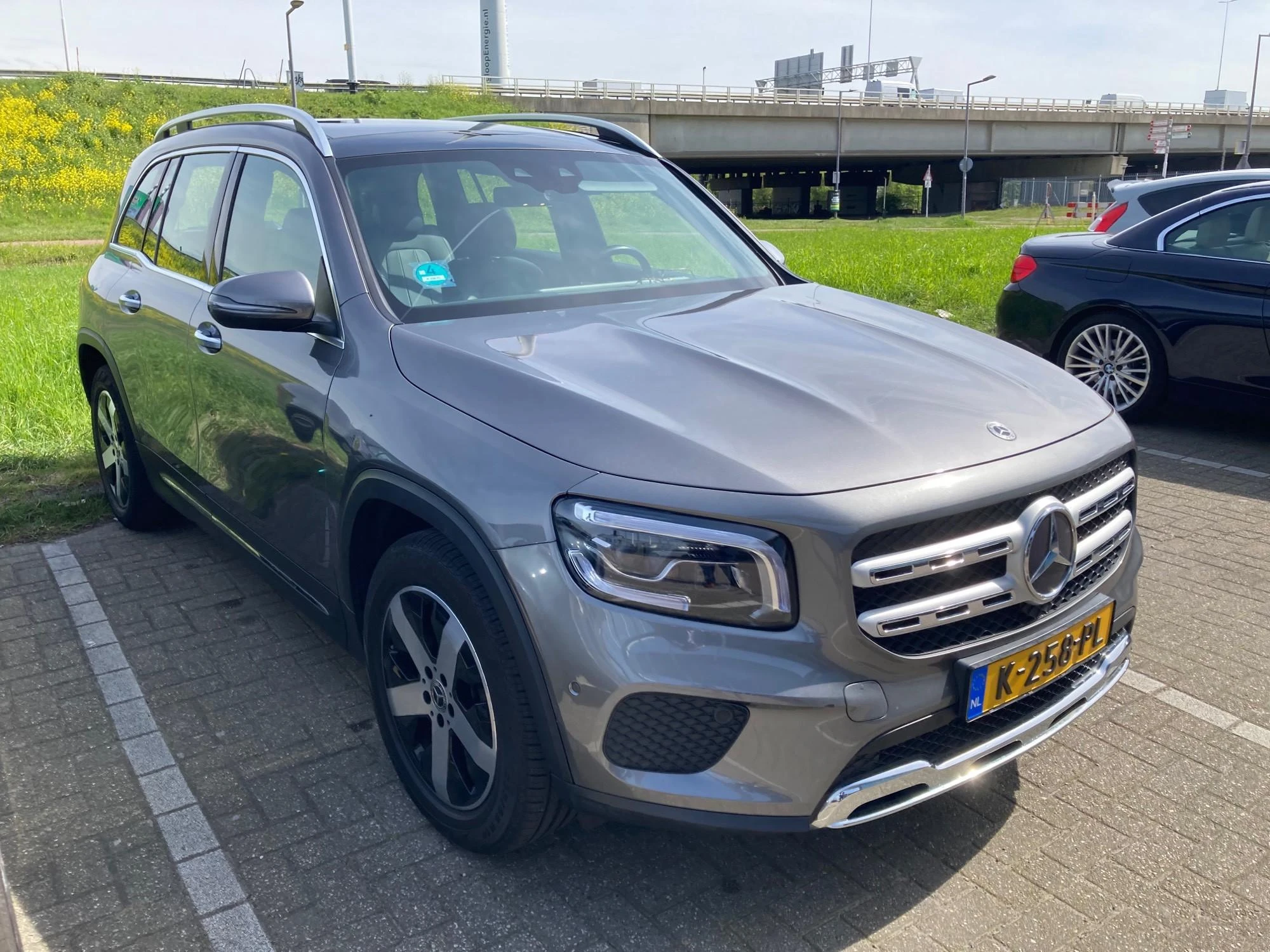 Mercedes-Benz-GLB-image-1