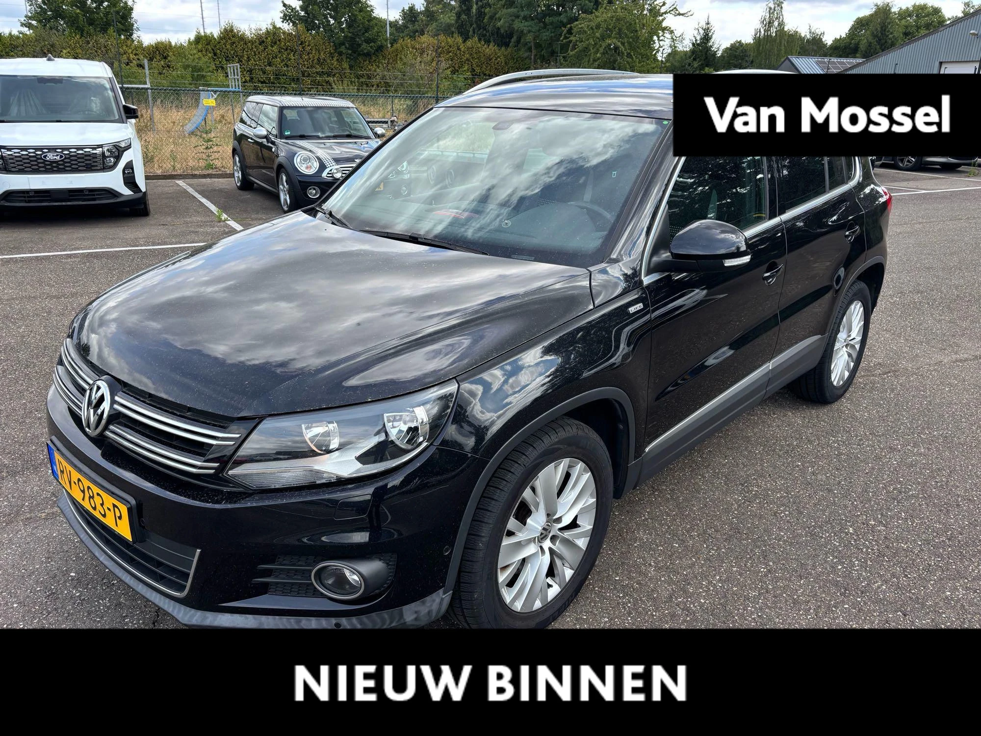 Volkswagen-Tiguan-image-0