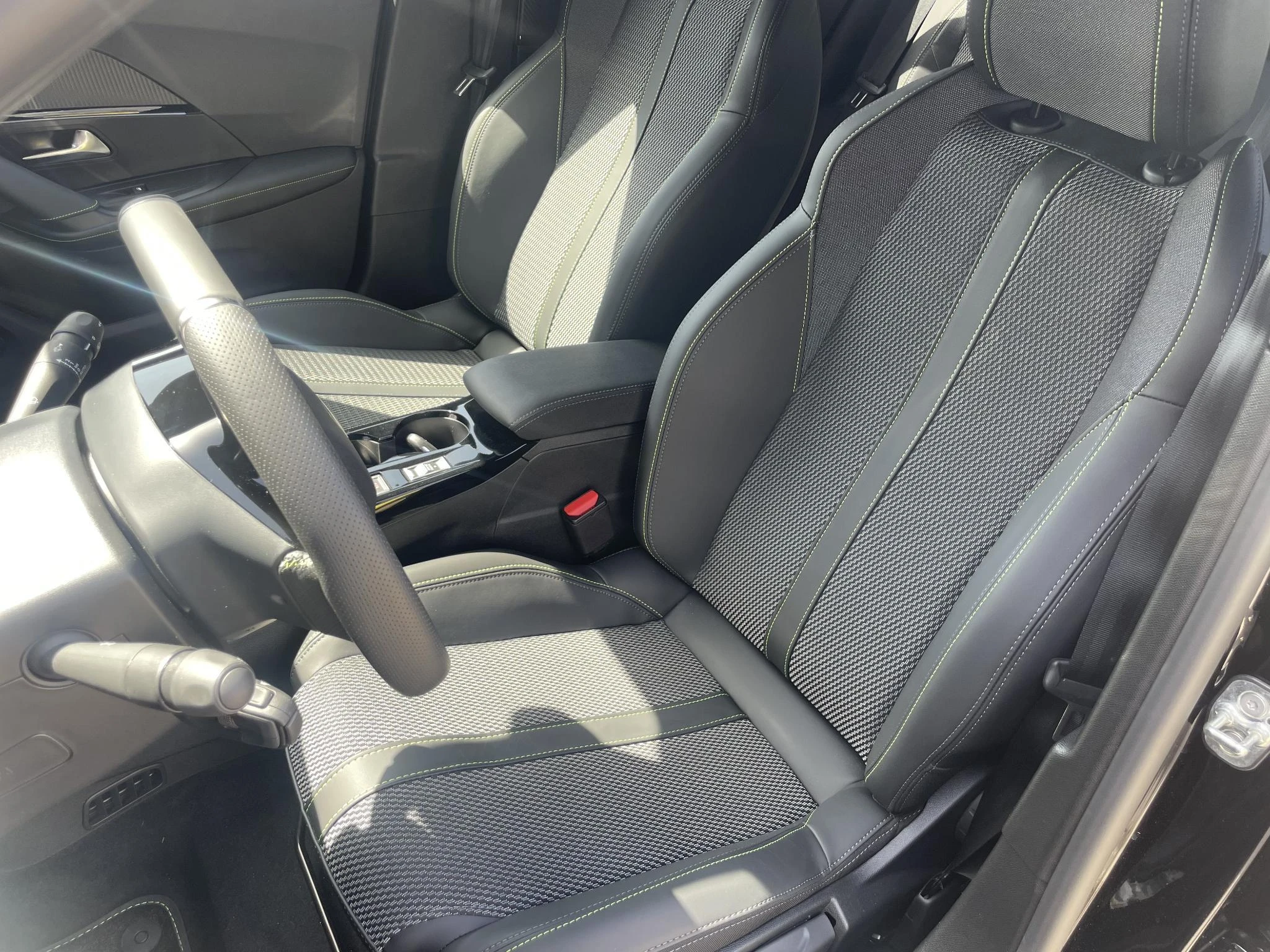 Peugeot-2008-image-10