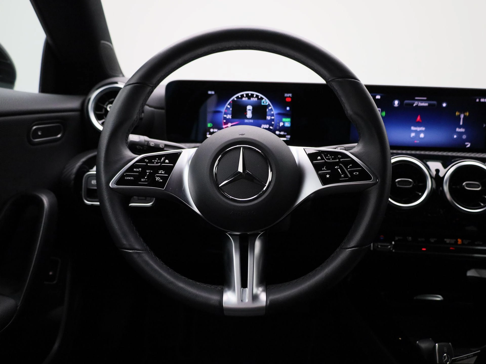 Mercedes-Benz CLA - 7