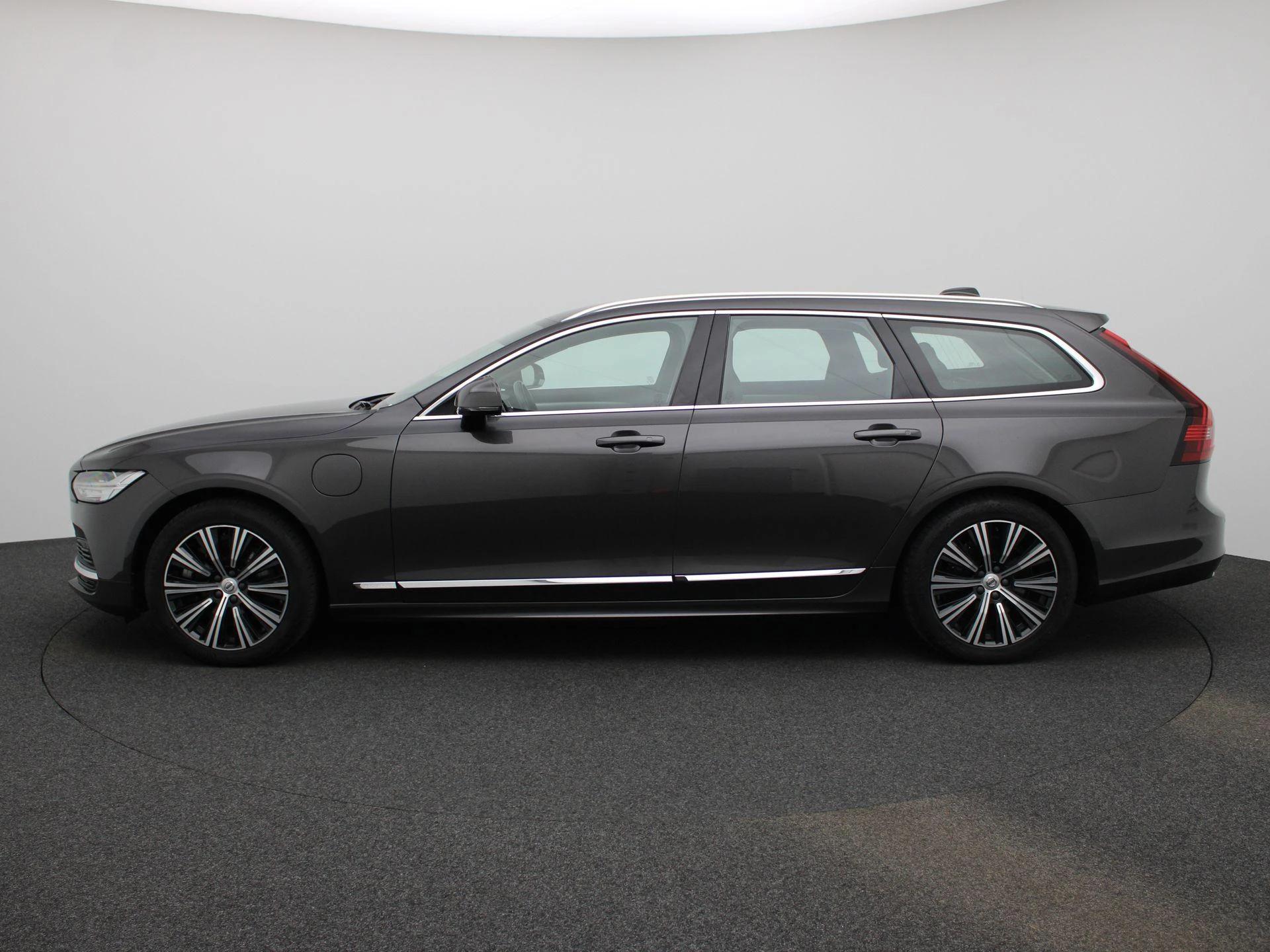 Volvo-V90-image-3