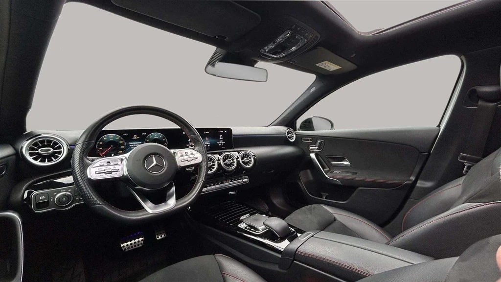 Mercedes-Benz-A-Klasse-image-11