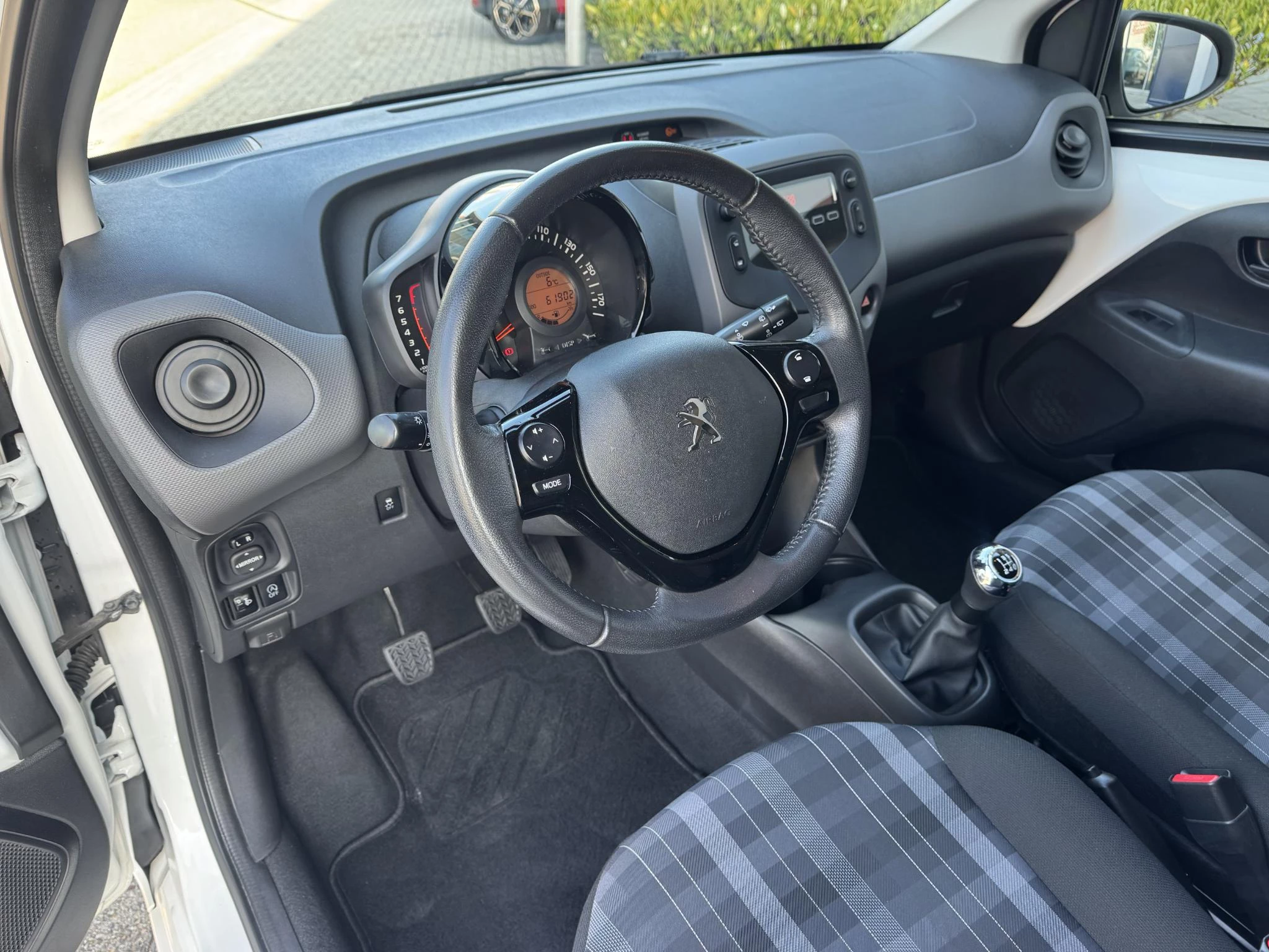 Peugeot-108-image-17