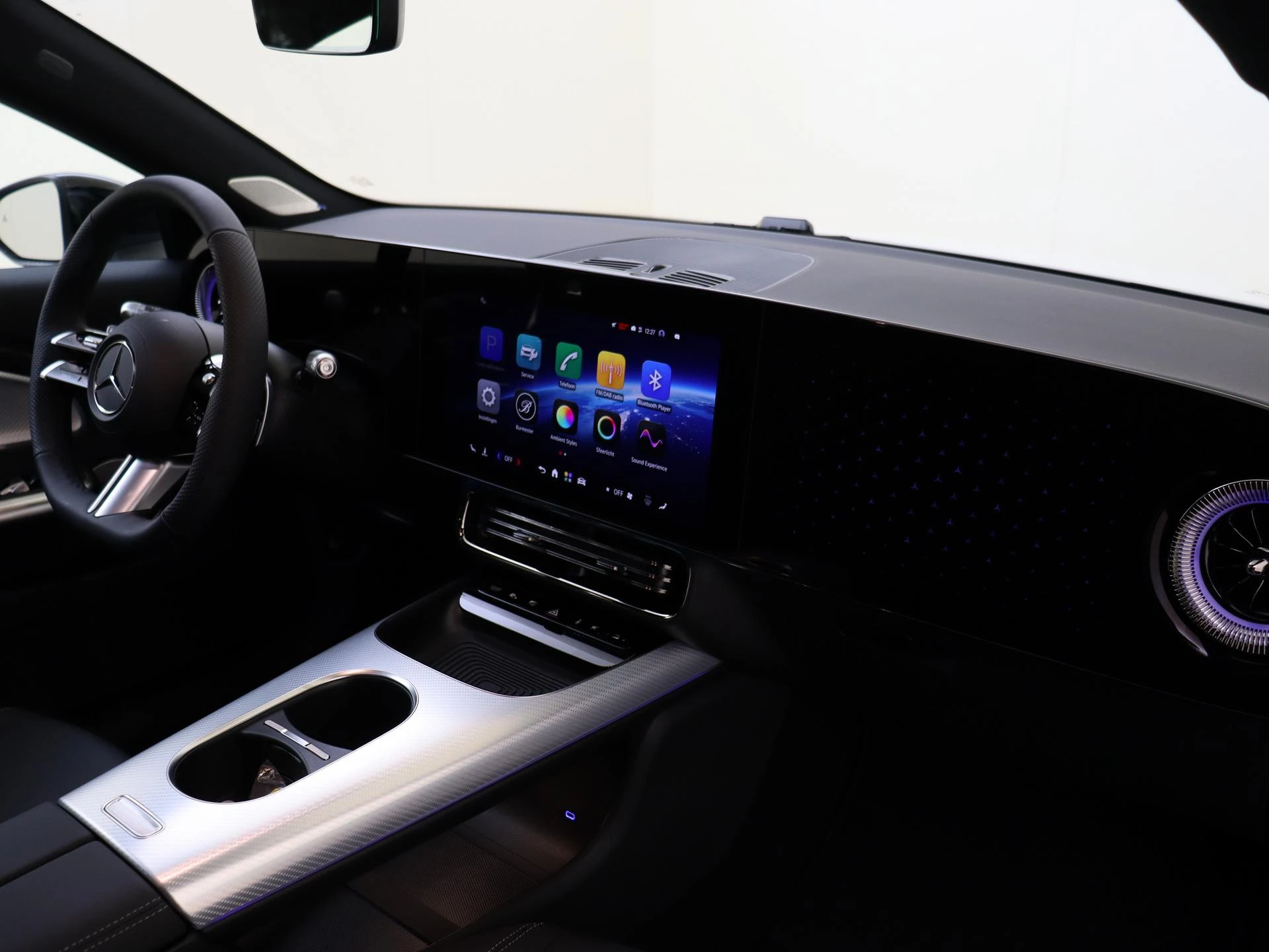 Mercedes-Benz-CLA-image-4