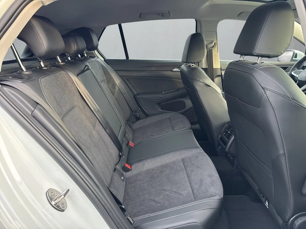 Volkswagen-Golf-image-11