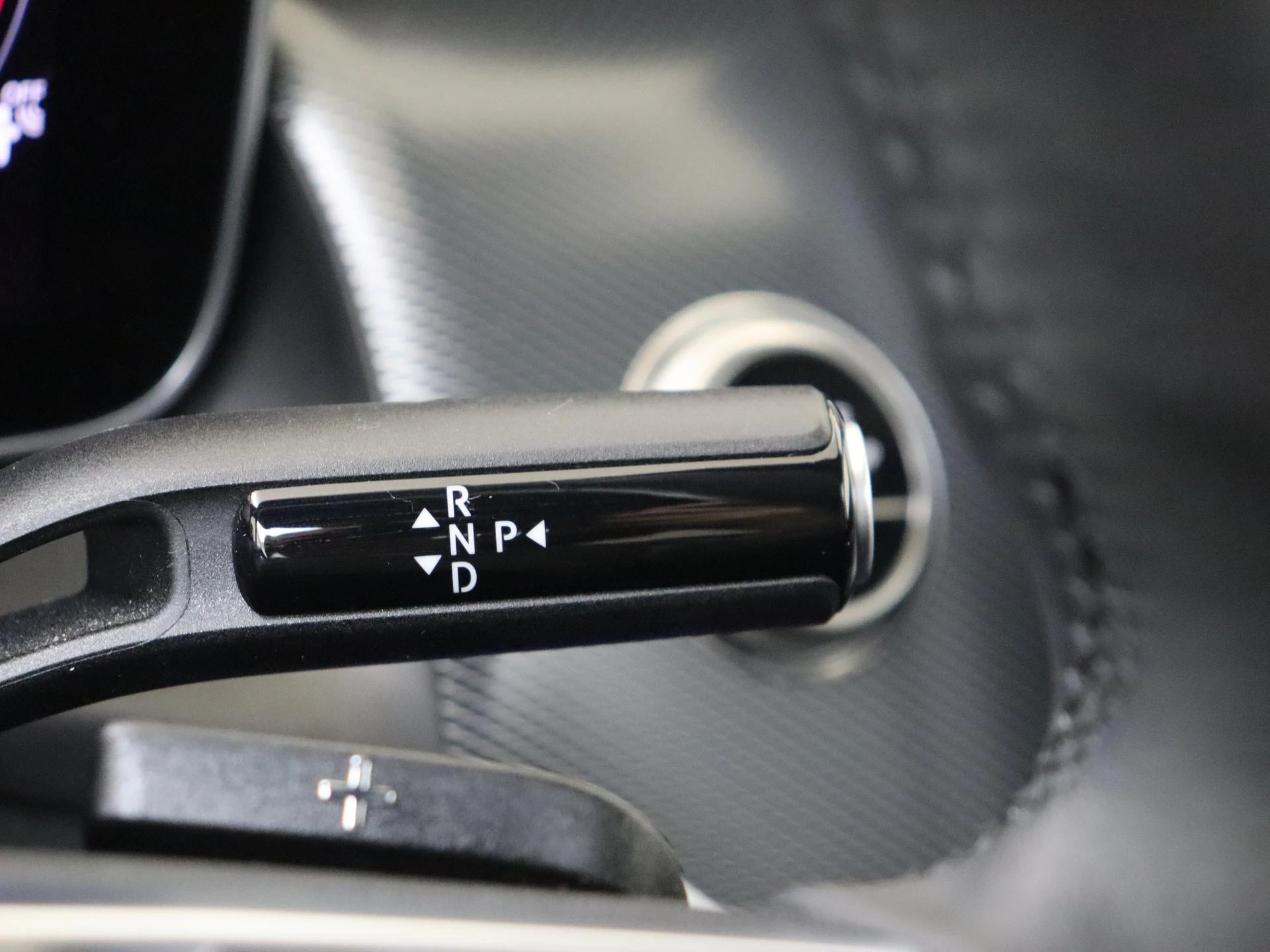 Mercedes-Benz-GLC-image-14