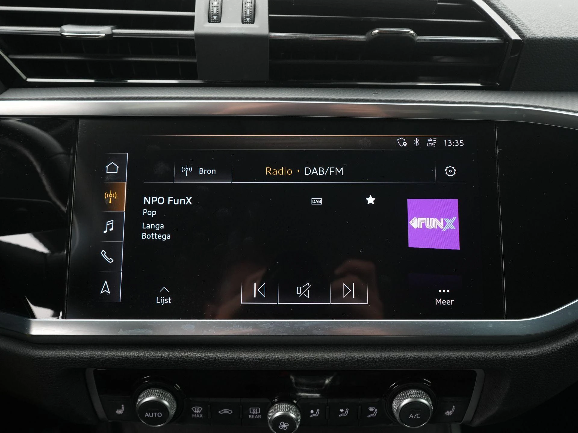 Audi-Q3-image-12