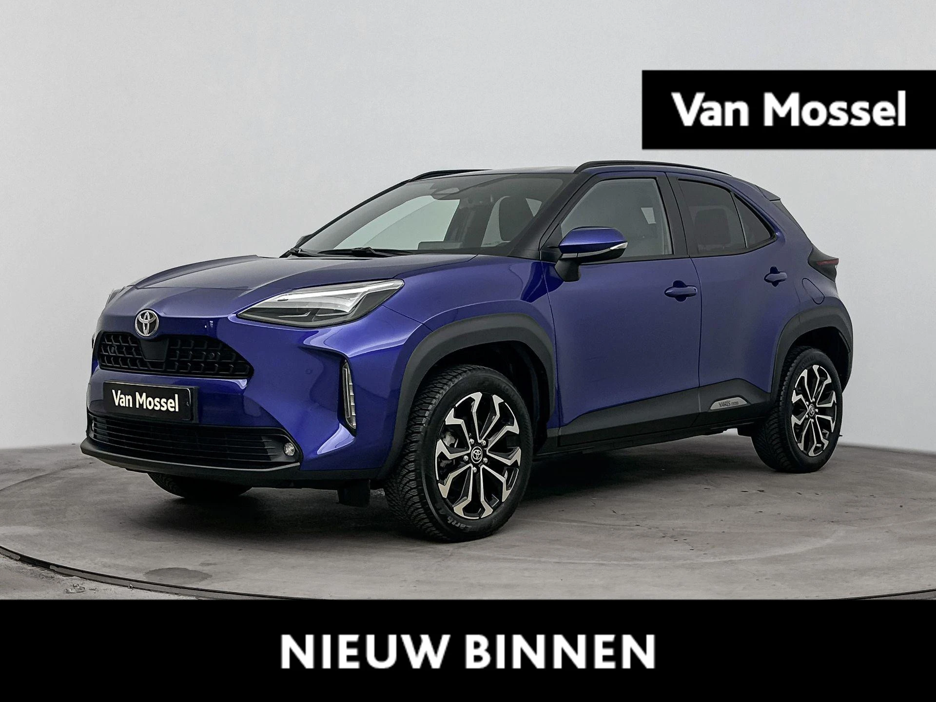 Toyota-Yaris Cross-image-0