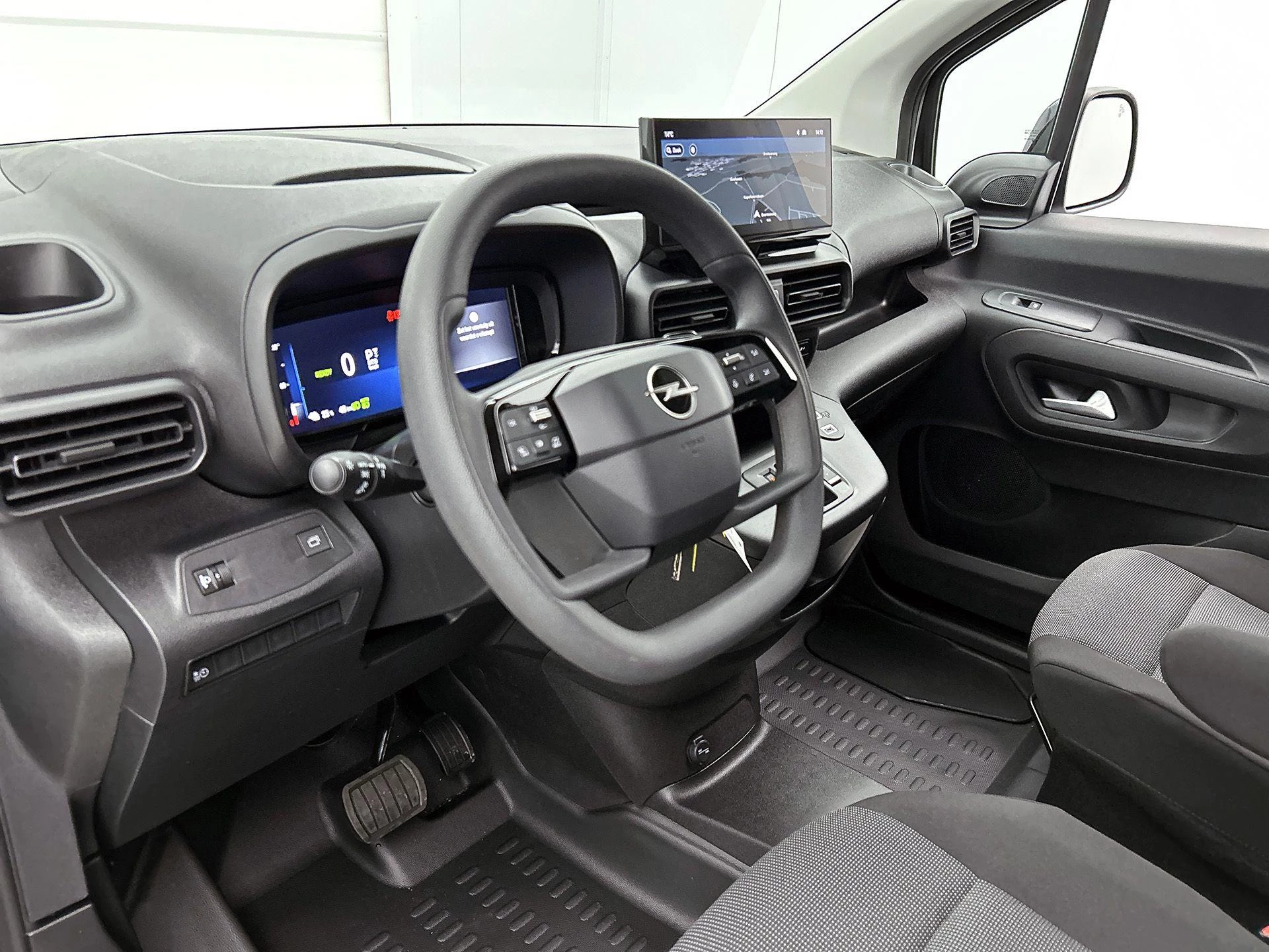 Opel-Combo-e-image-14