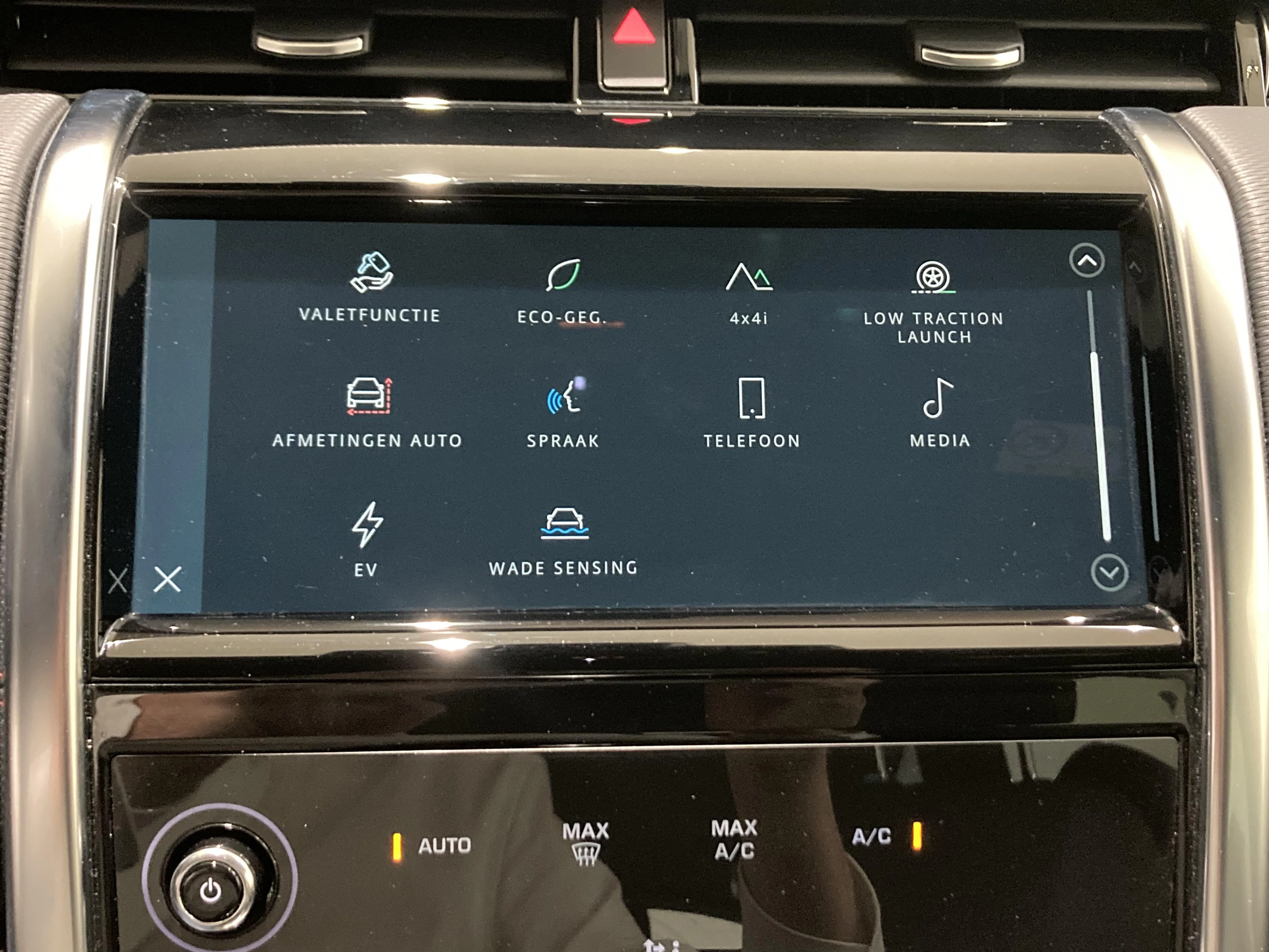 Land Rover-Discovery Sport-image-23