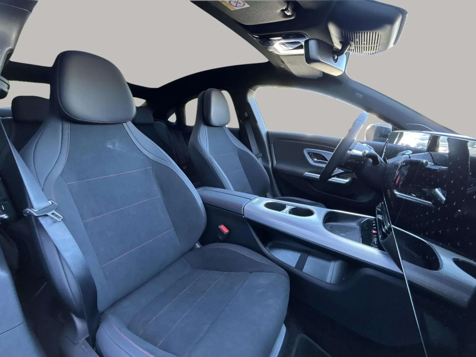 Mercedes-Benz-CLA-image-18