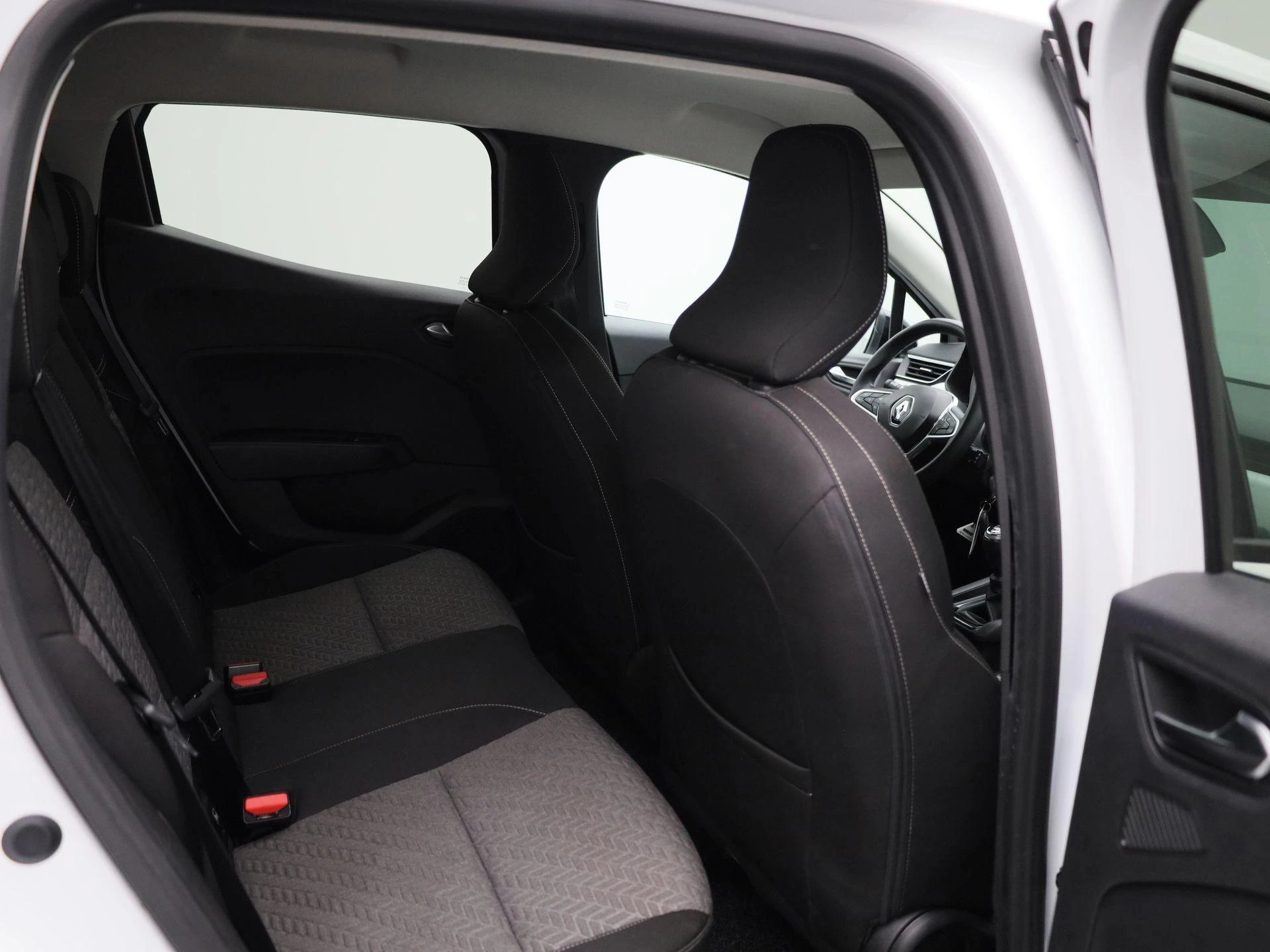 Renault-Clio-image-29