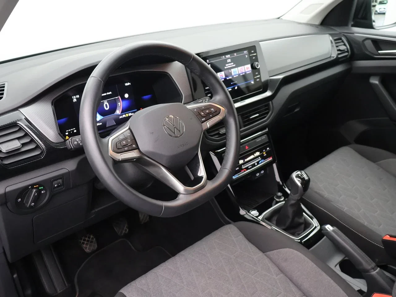 Volkswagen-T-Cross-image-9