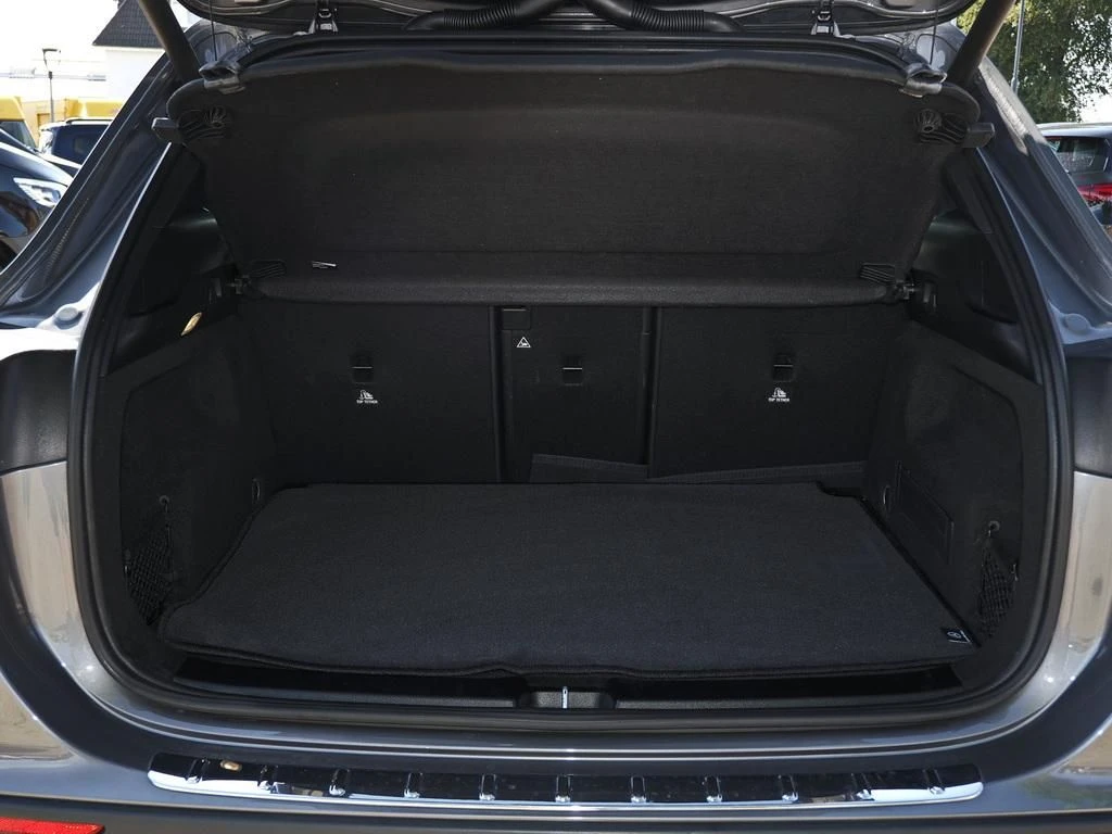 Mercedes-Benz-GLA 200-image-16