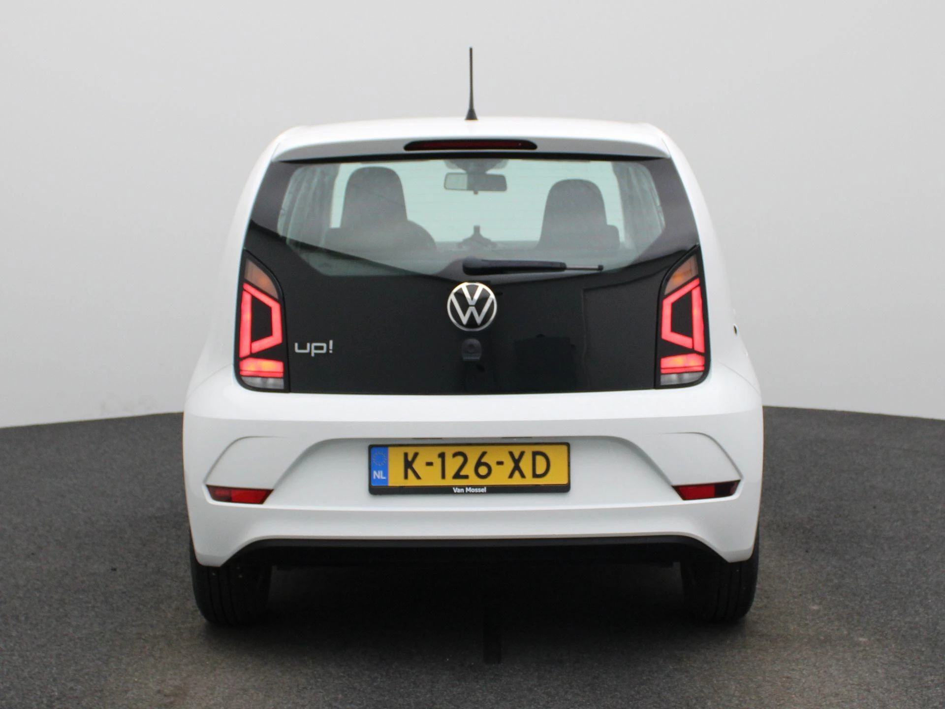 Volkswagen-up!-image-4