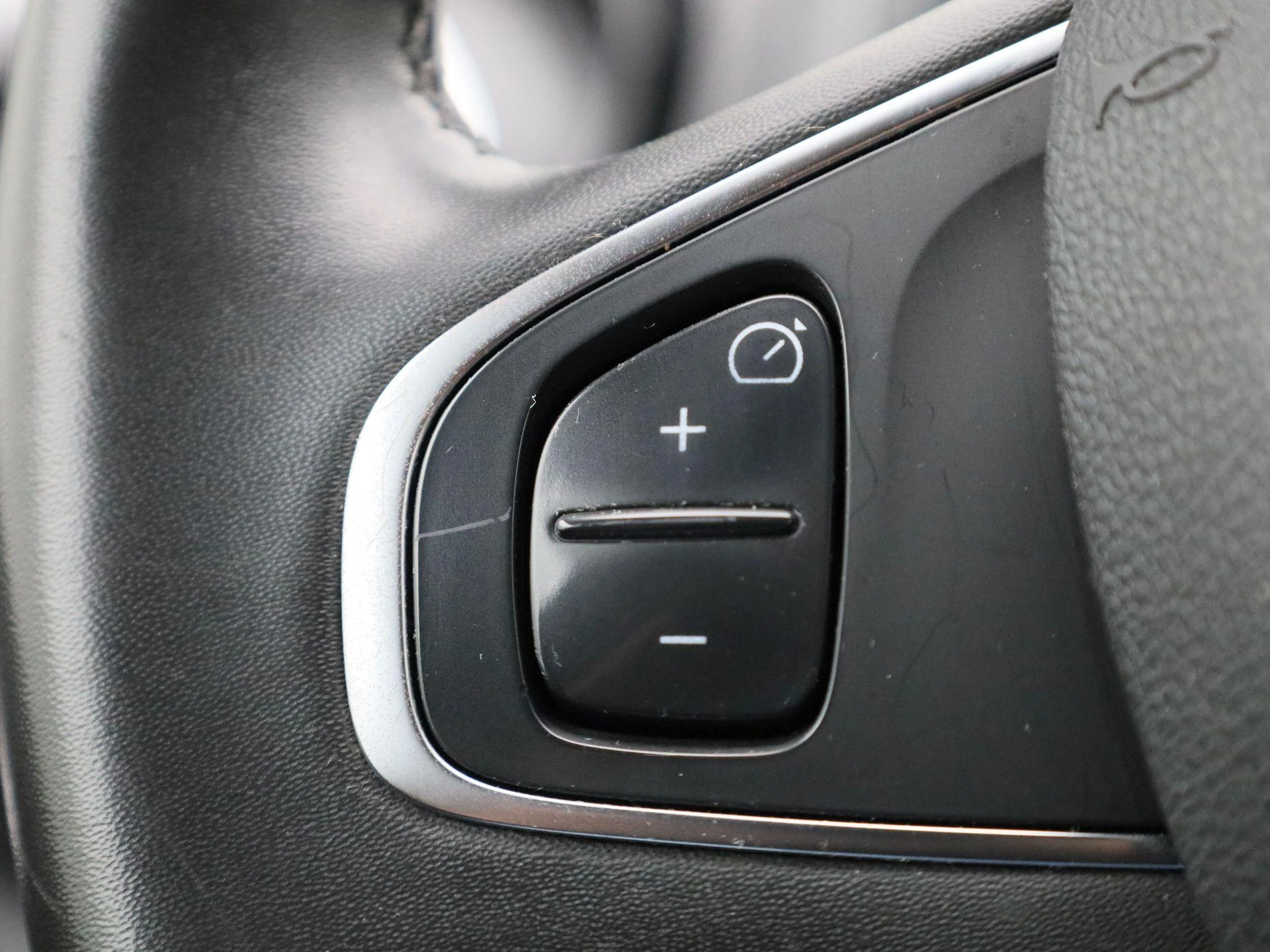 Renault-Clio-image-17