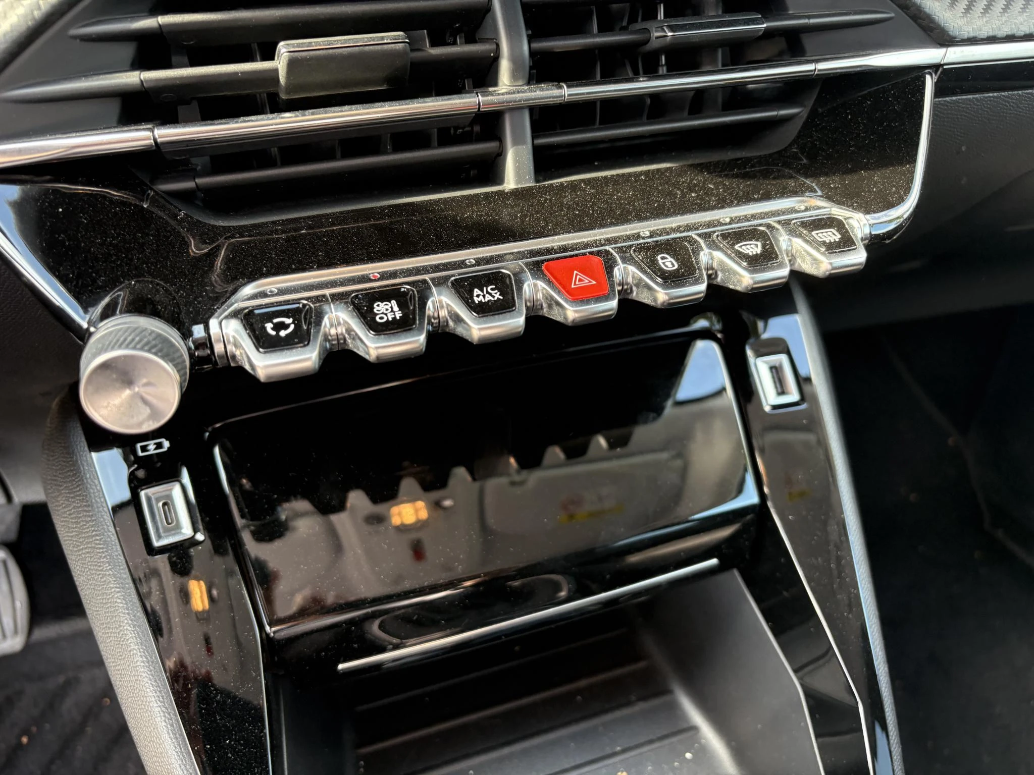 Peugeot-208-image-14