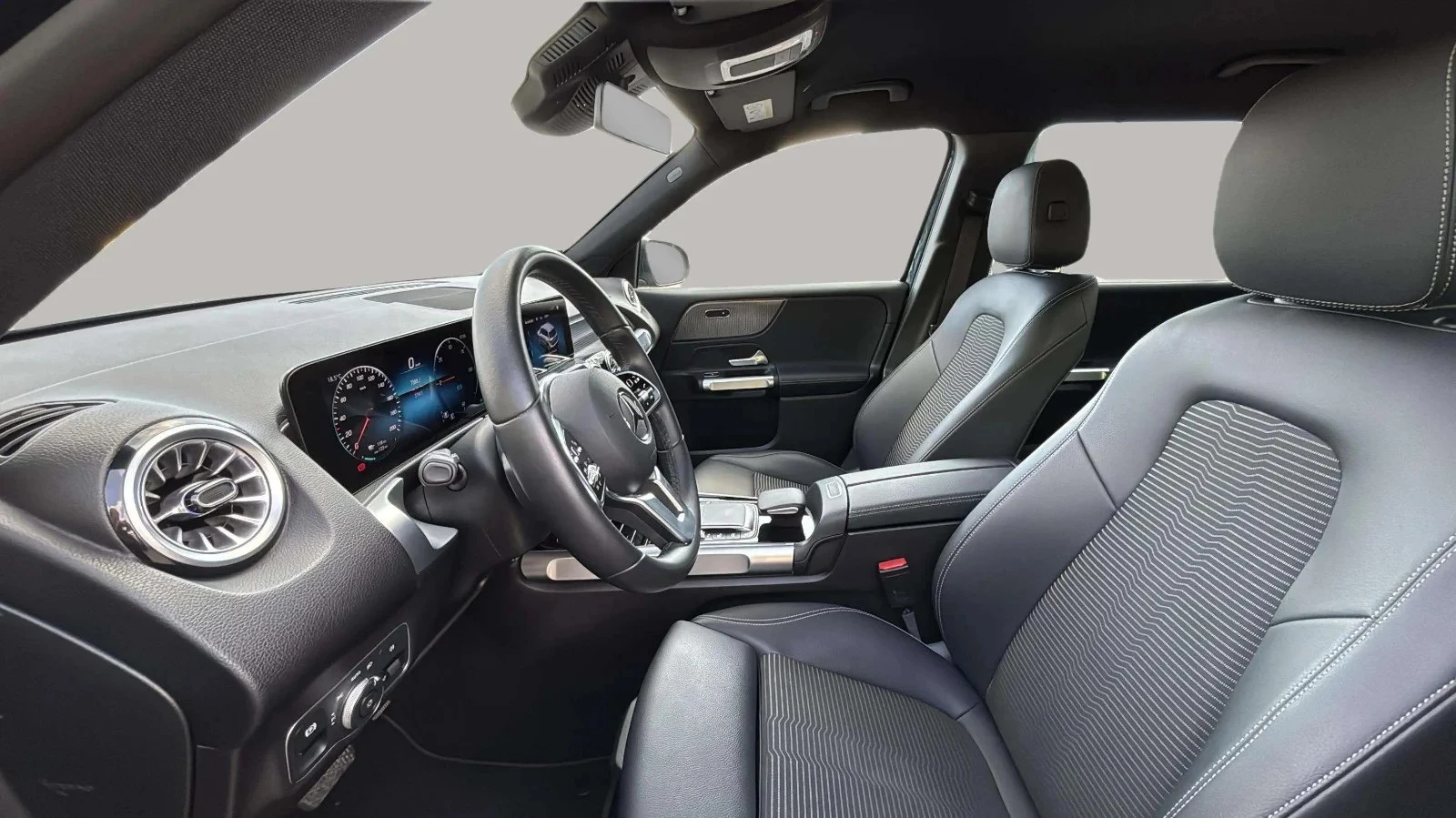 Mercedes-Benz-EQB-image-4