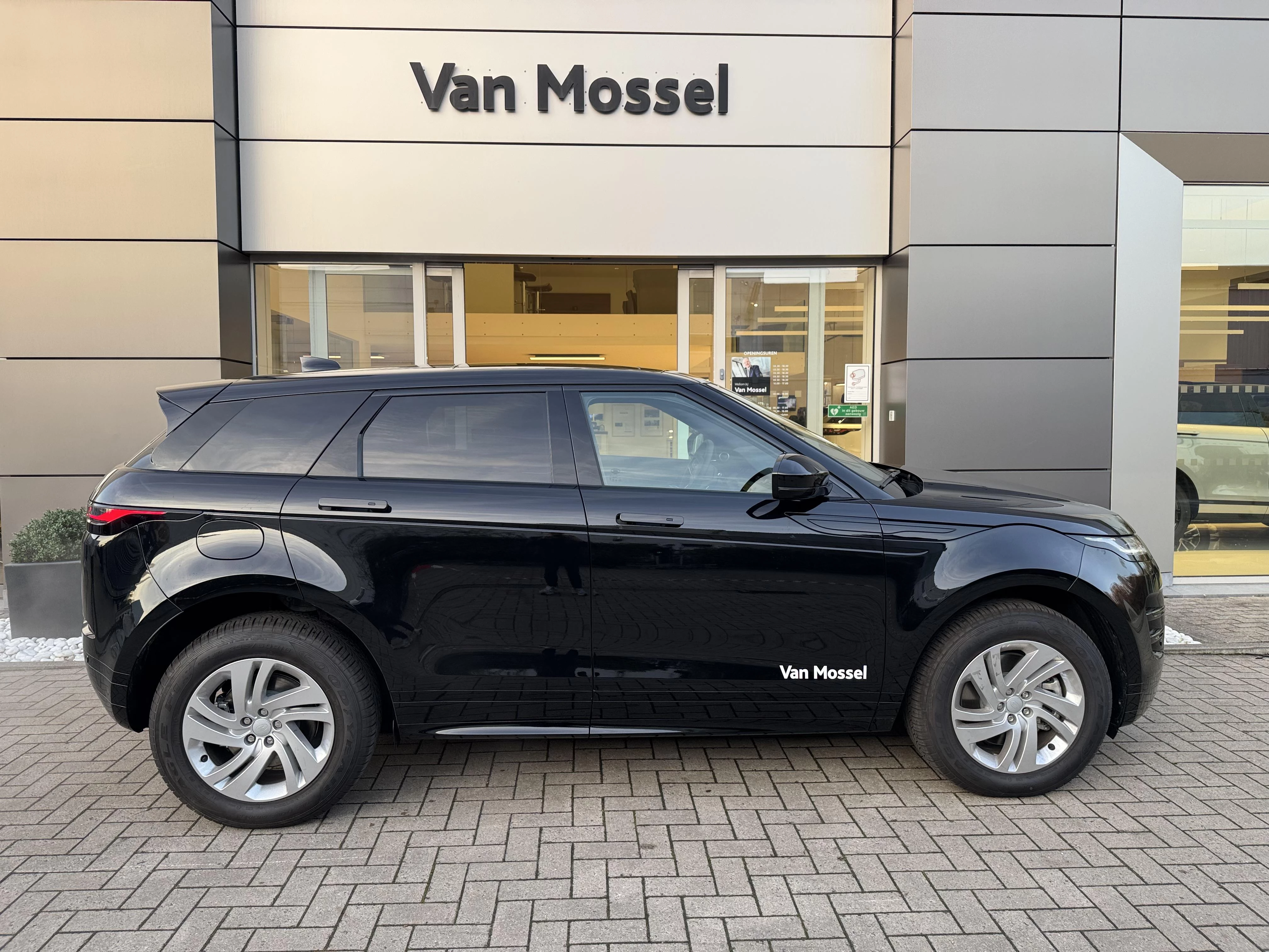 Land Rover Range Rover Evoque P270e Dynamic SE AWD