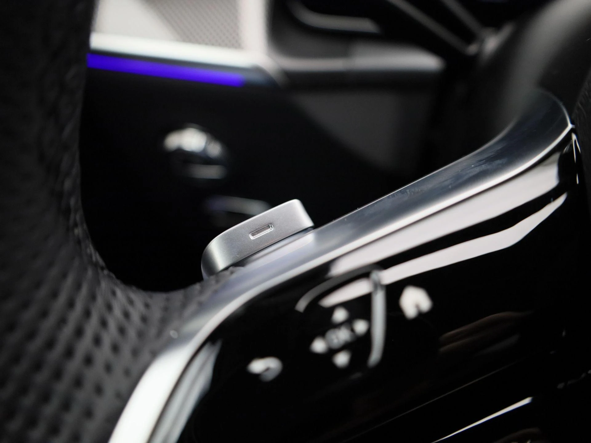 Mercedes-Benz-GLC-image-26