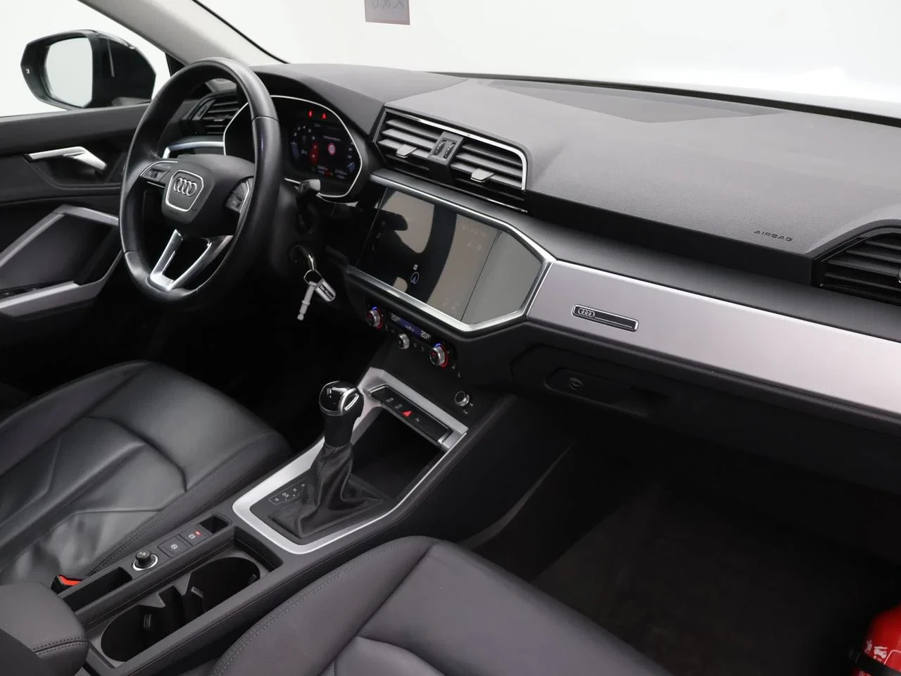 Audi-Q3-image-17