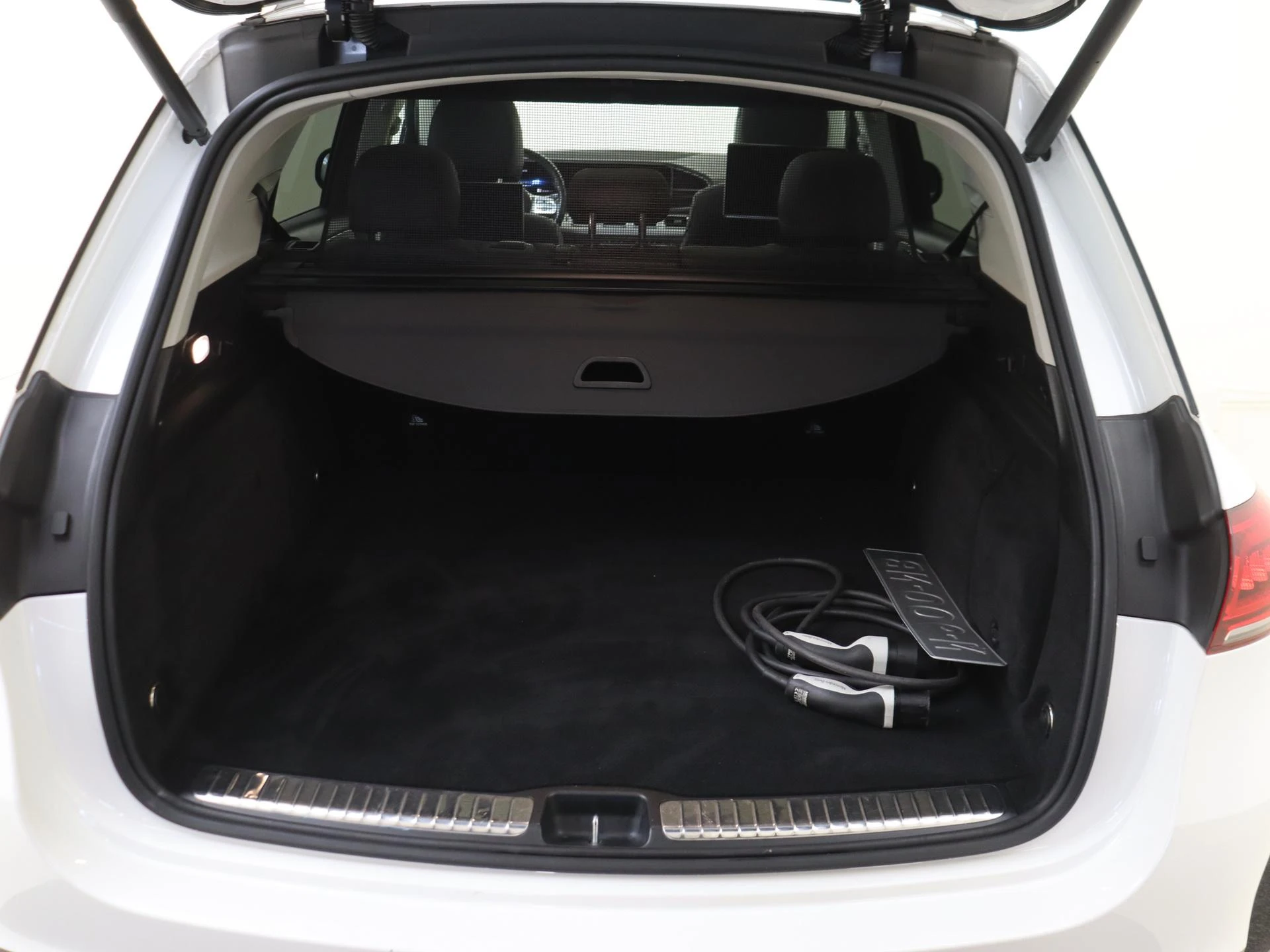 Mercedes-Benz-GLE-image-29
