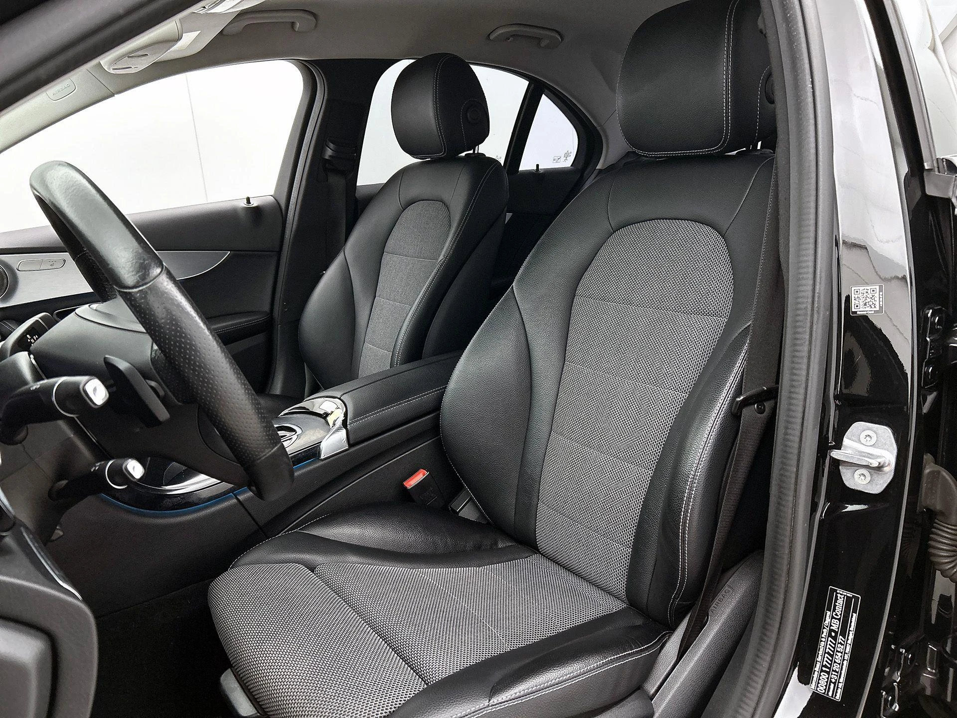 Mercedes-Benz-C-Klasse-image-37