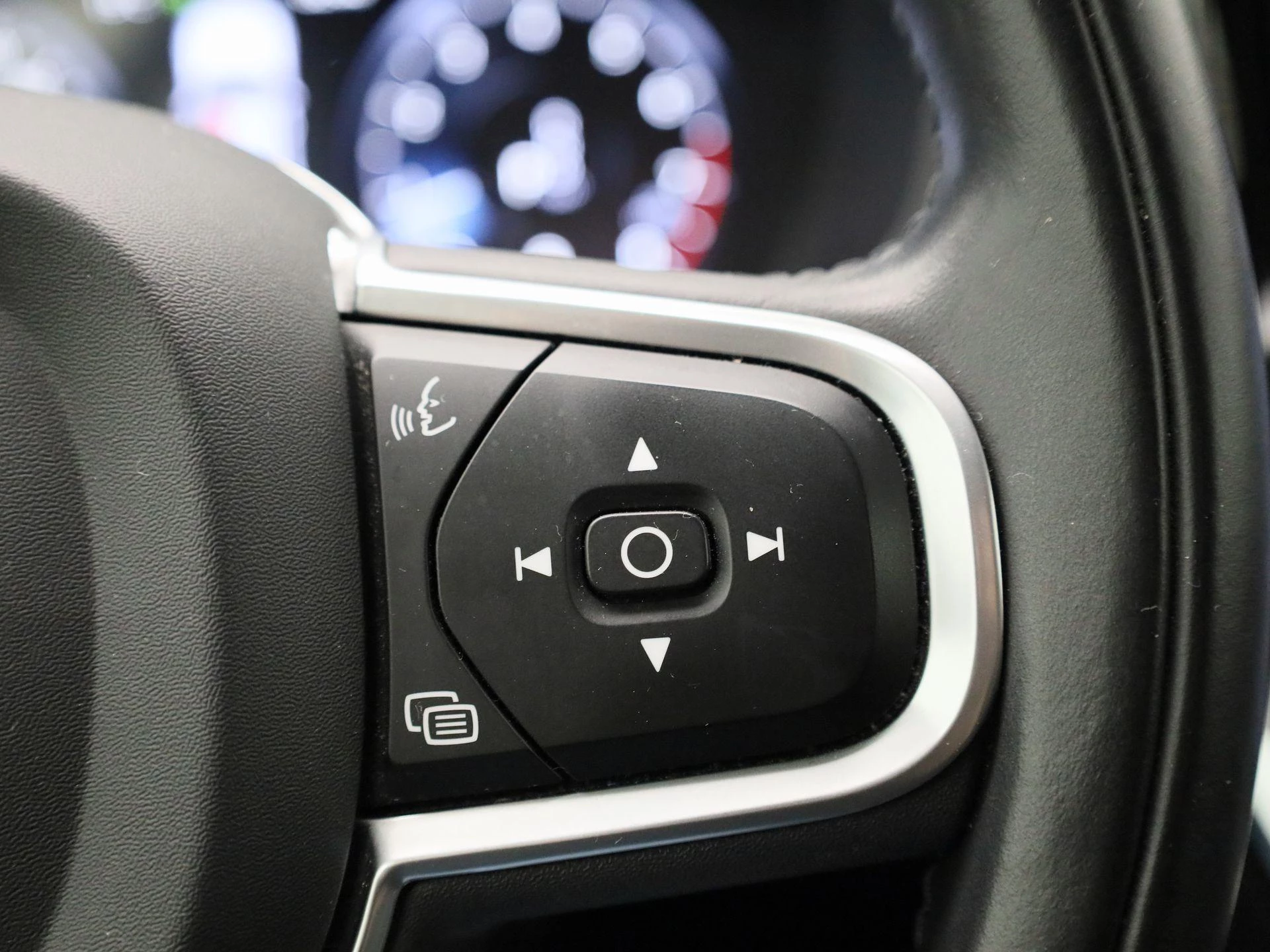 Volvo V60 B3 Geartronic Momentum Pro Camera | Cruise | PDC