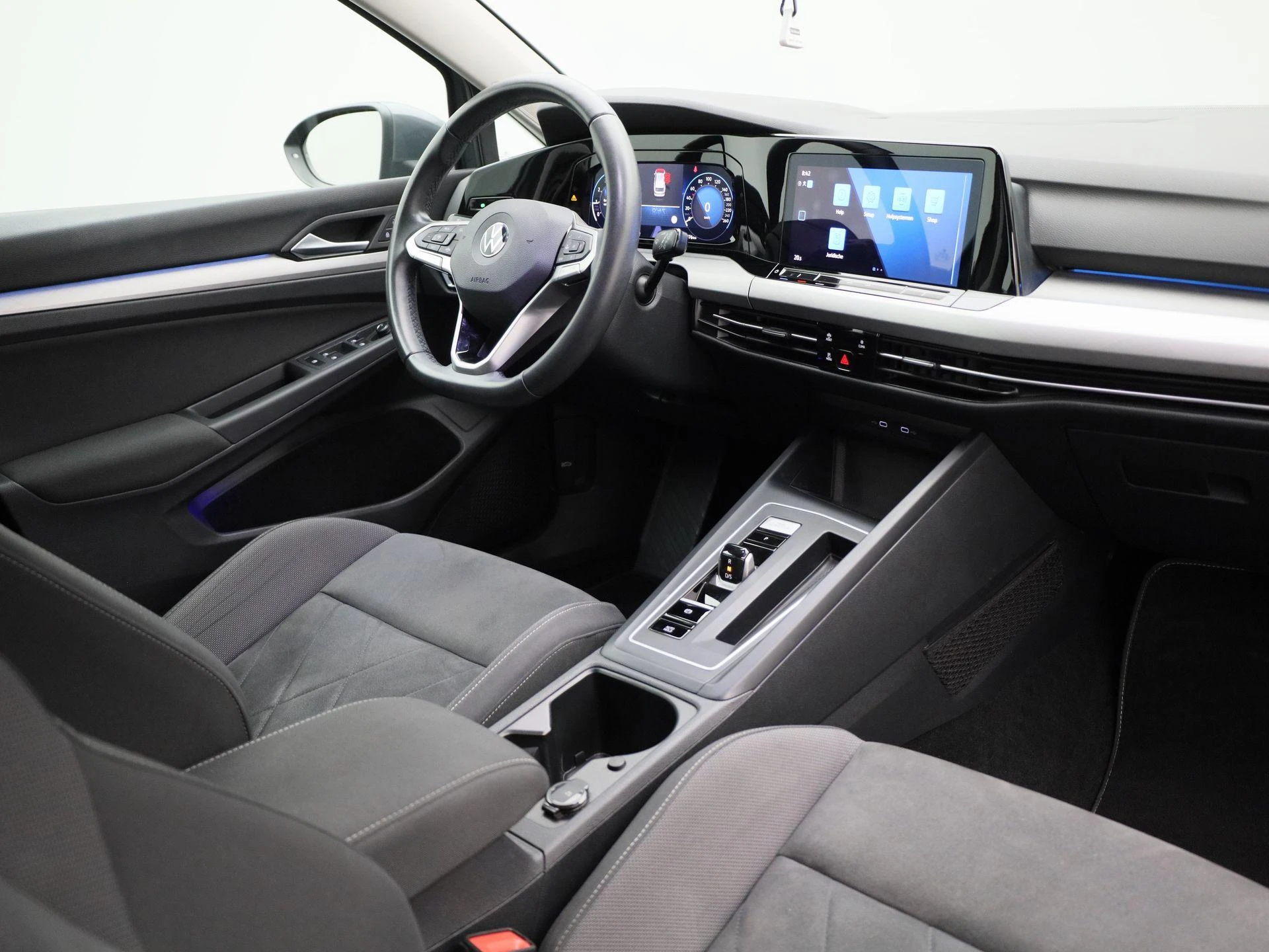 Volkswagen-Golf-image-40