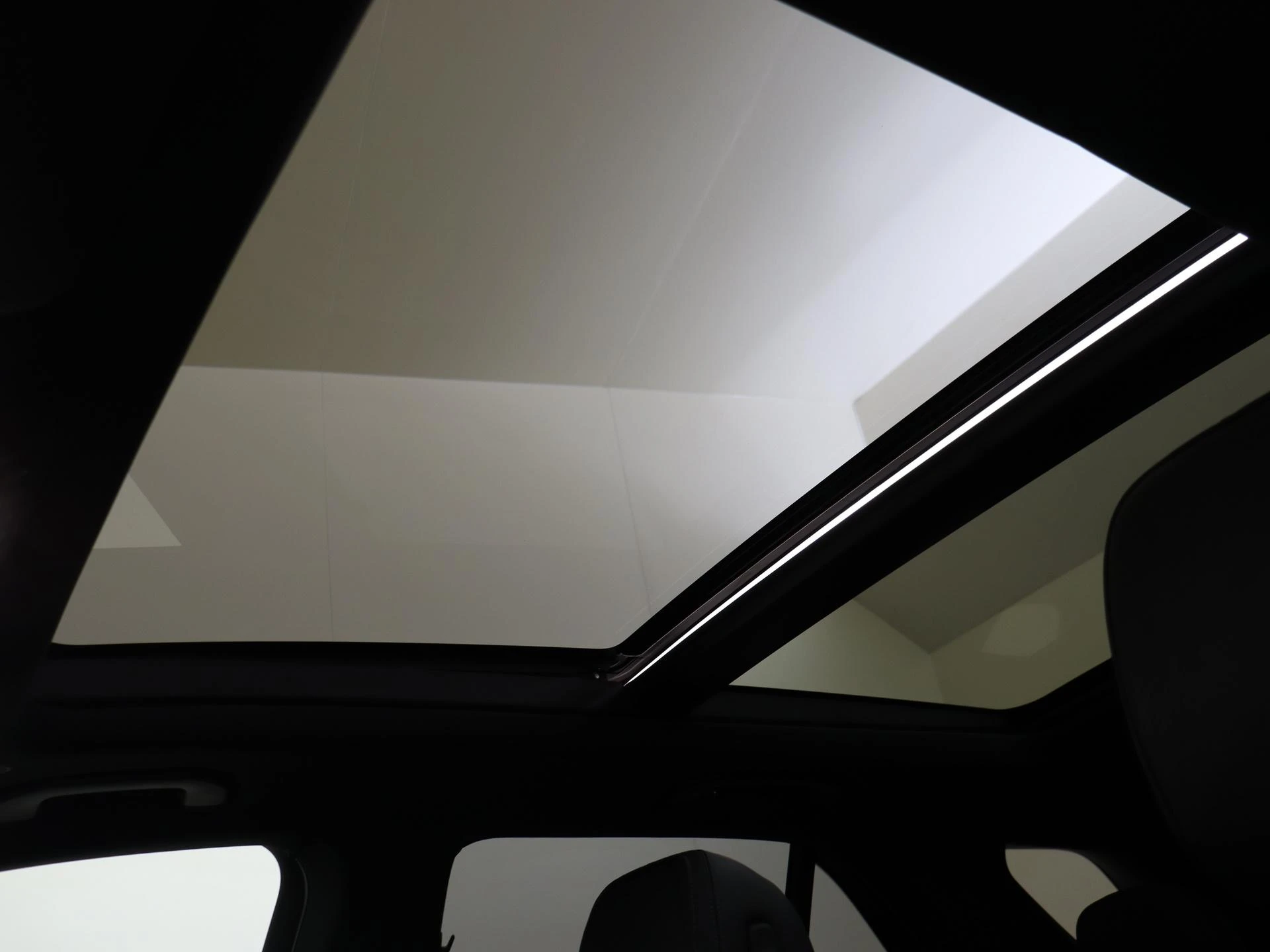 Mercedes-Benz-GLE-image-27